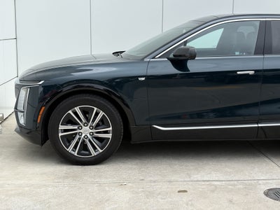 2024 Cadillac LYRIQ Luxury 2
