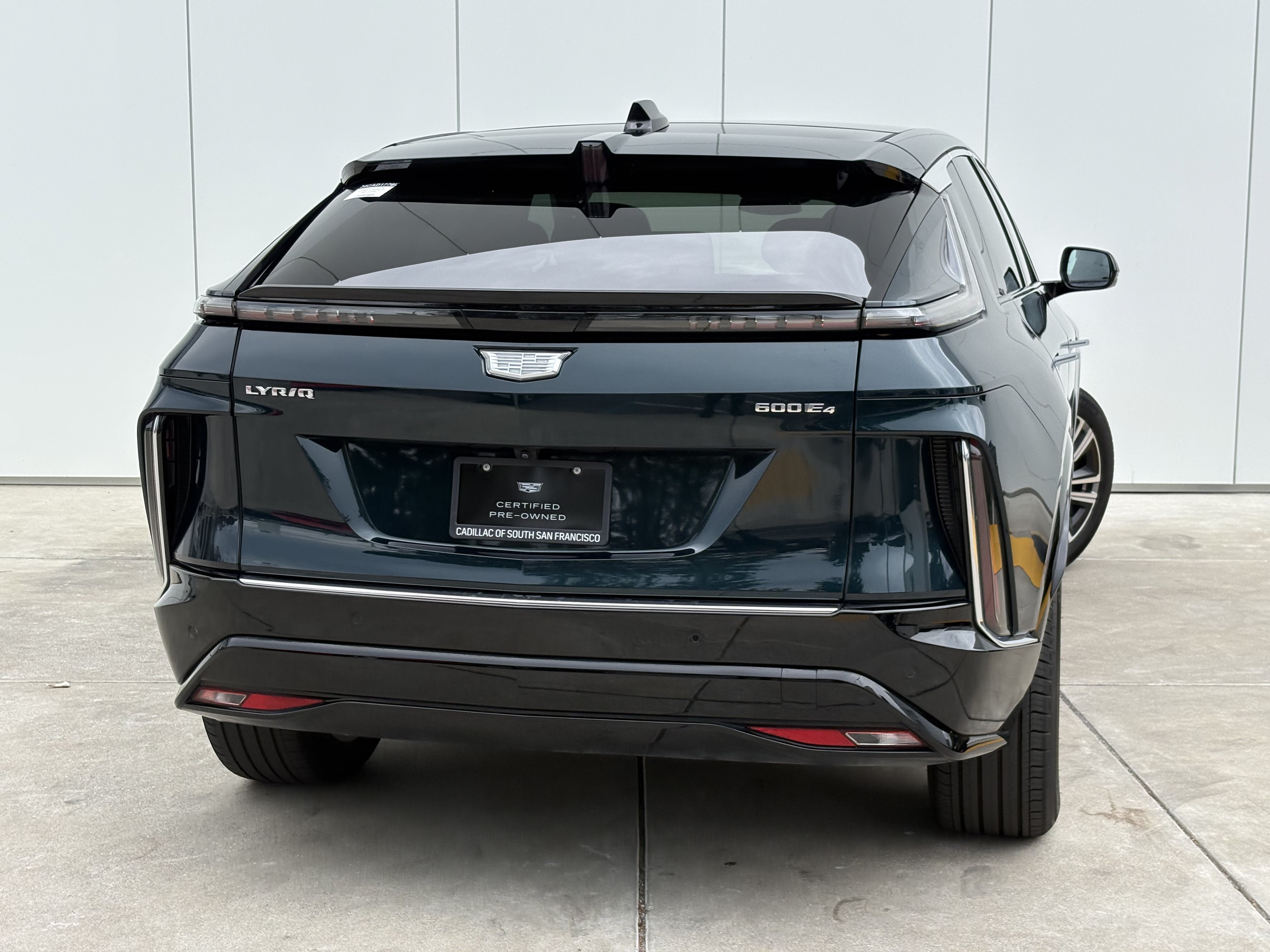 2024 Cadillac LYRIQ Luxury 2