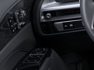 2025 Cadillac LYRIQ Luxury 2