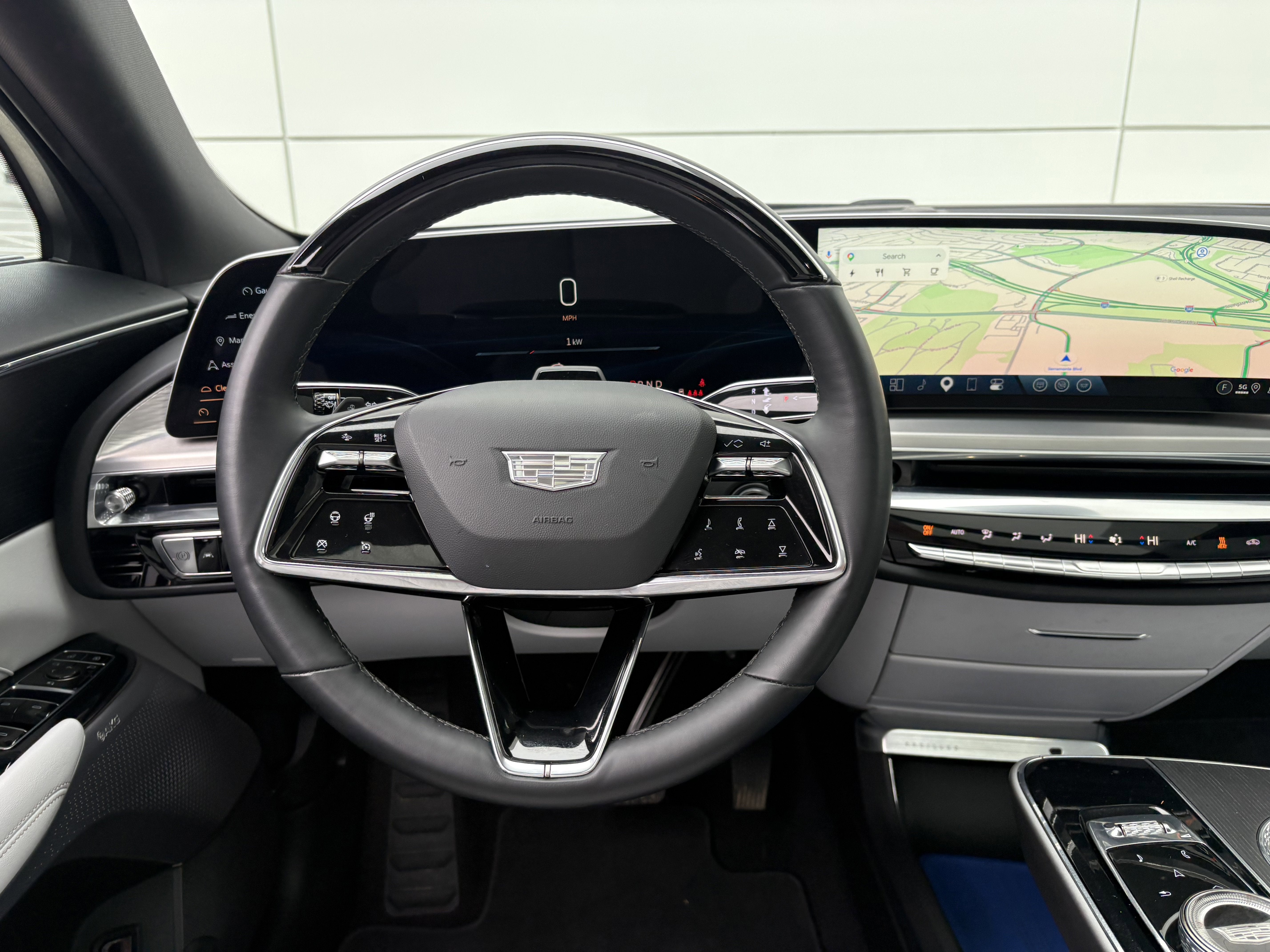 2024 Cadillac LYRIQ Luxury 2