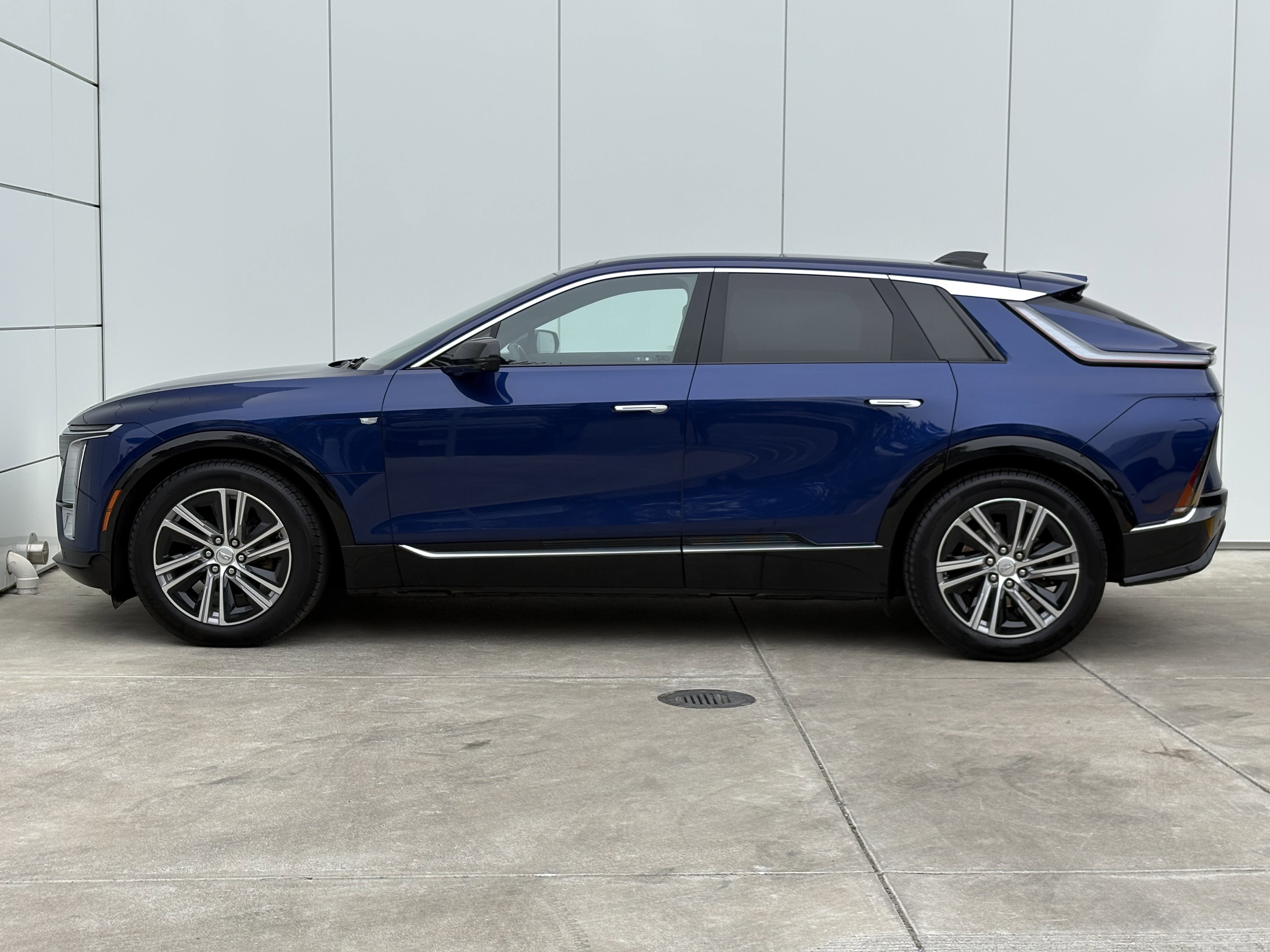 2024 Cadillac LYRIQ Luxury 2