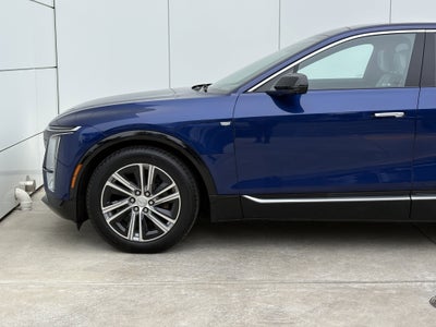 2024 Cadillac LYRIQ Luxury 2