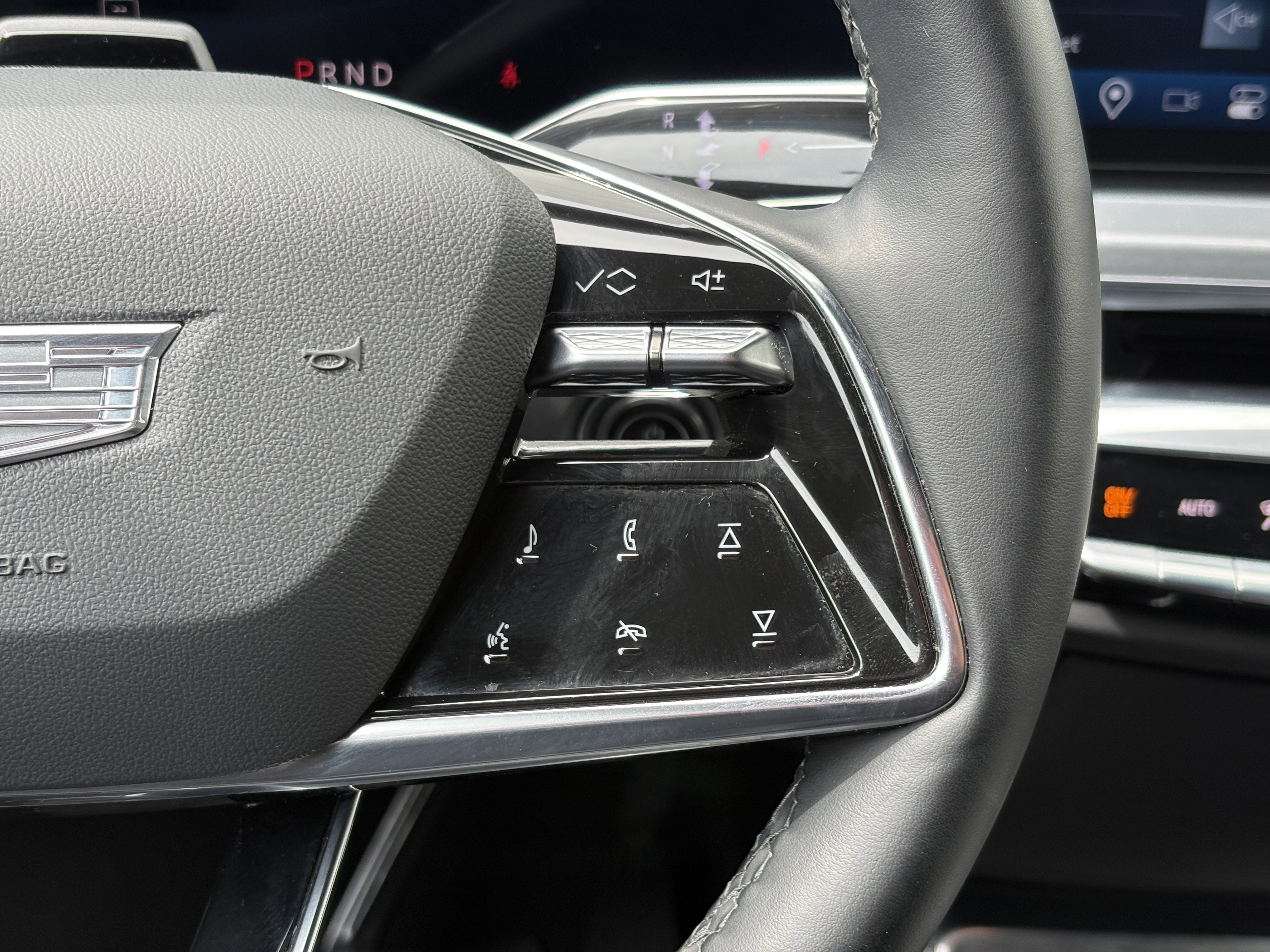 2024 Cadillac LYRIQ Luxury 2