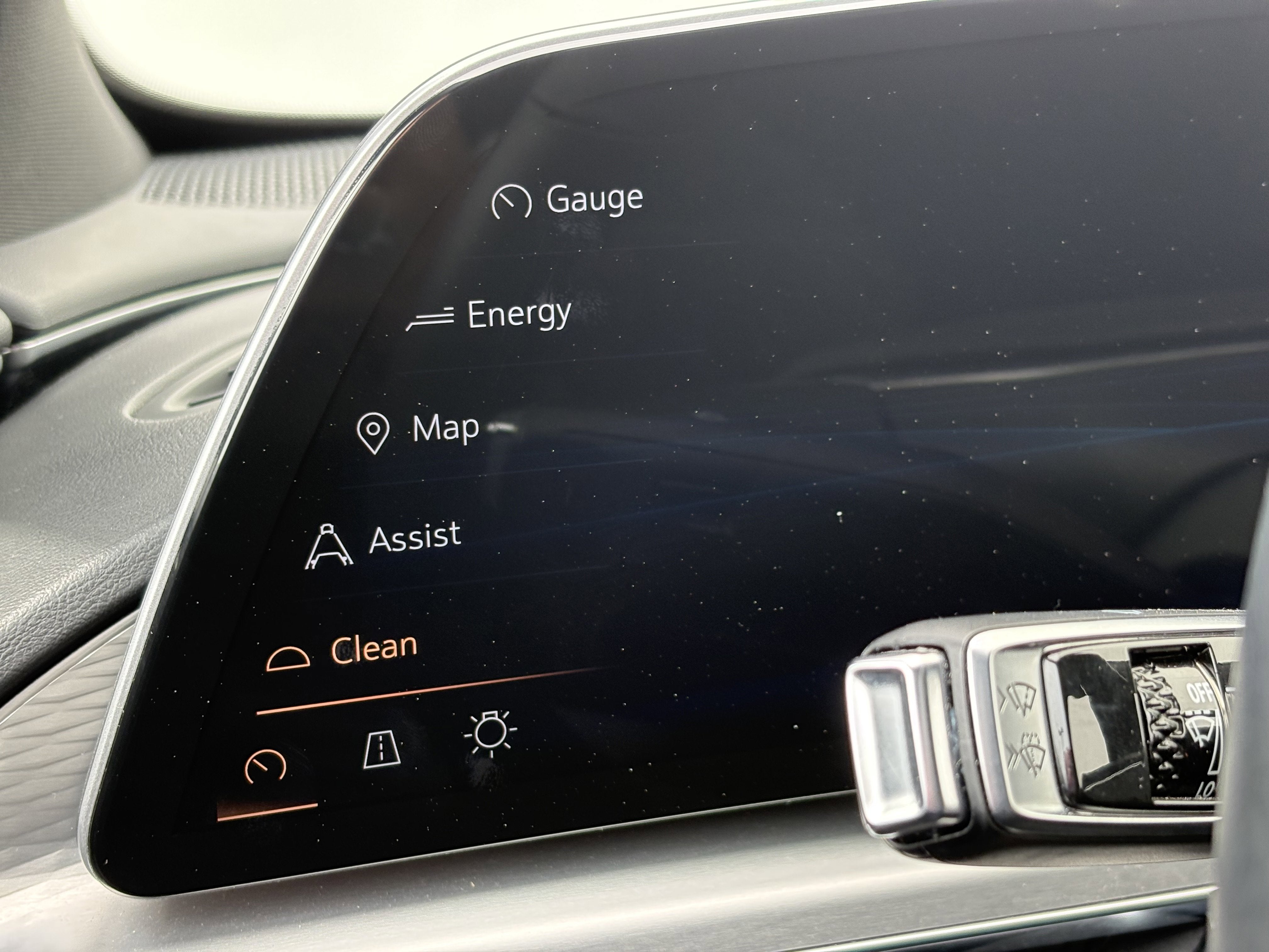 2024 Cadillac LYRIQ Luxury 2
