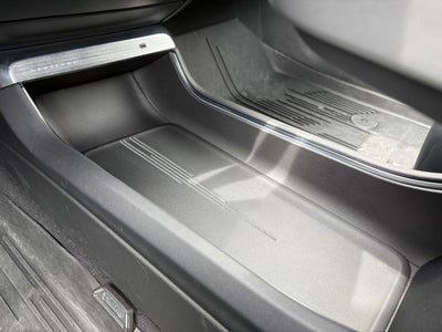 2024 Cadillac LYRIQ Luxury 2