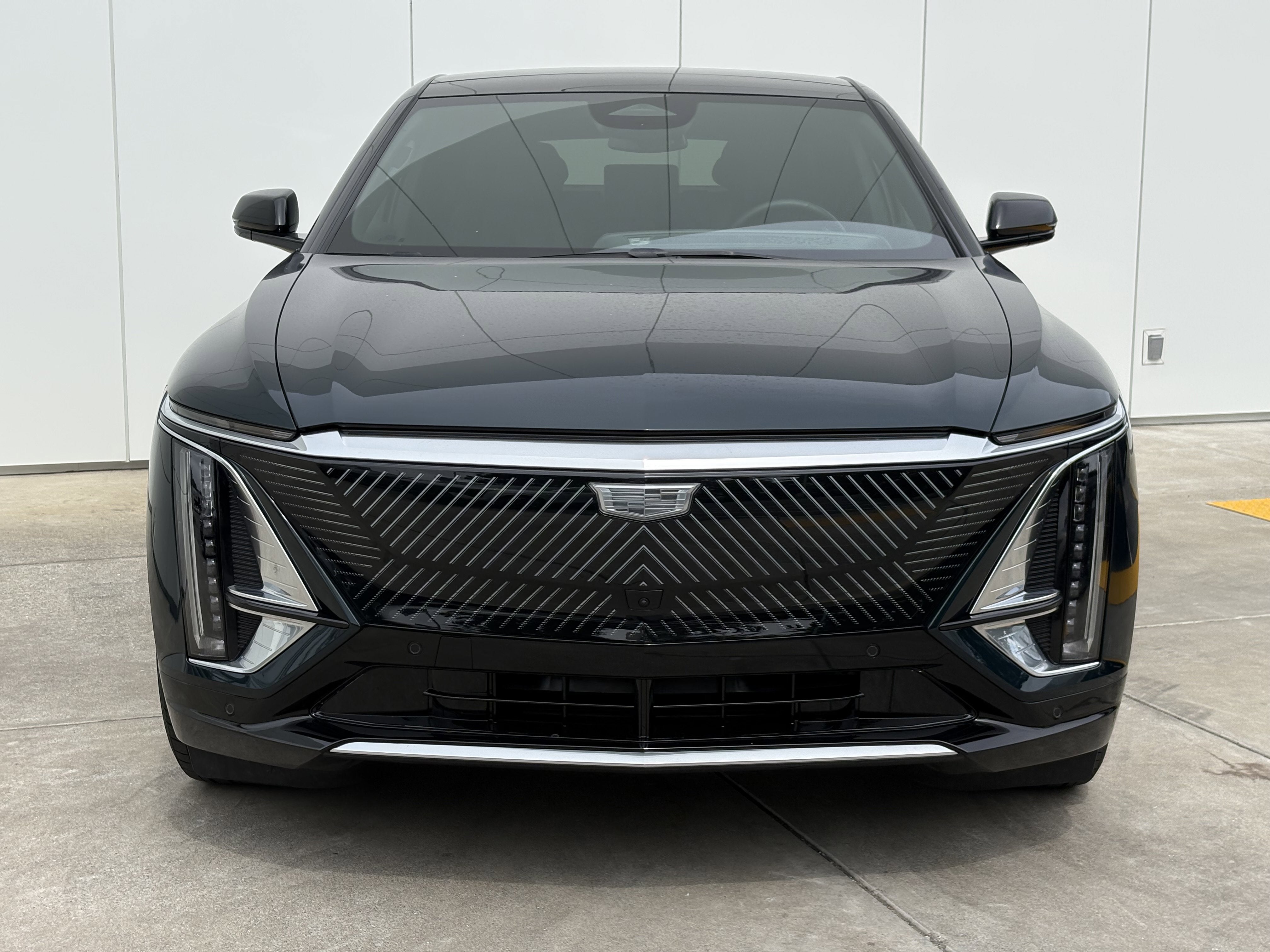 2024 Cadillac LYRIQ Luxury 2