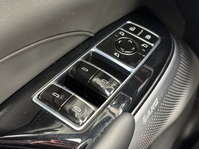 2024 Cadillac LYRIQ Luxury 2