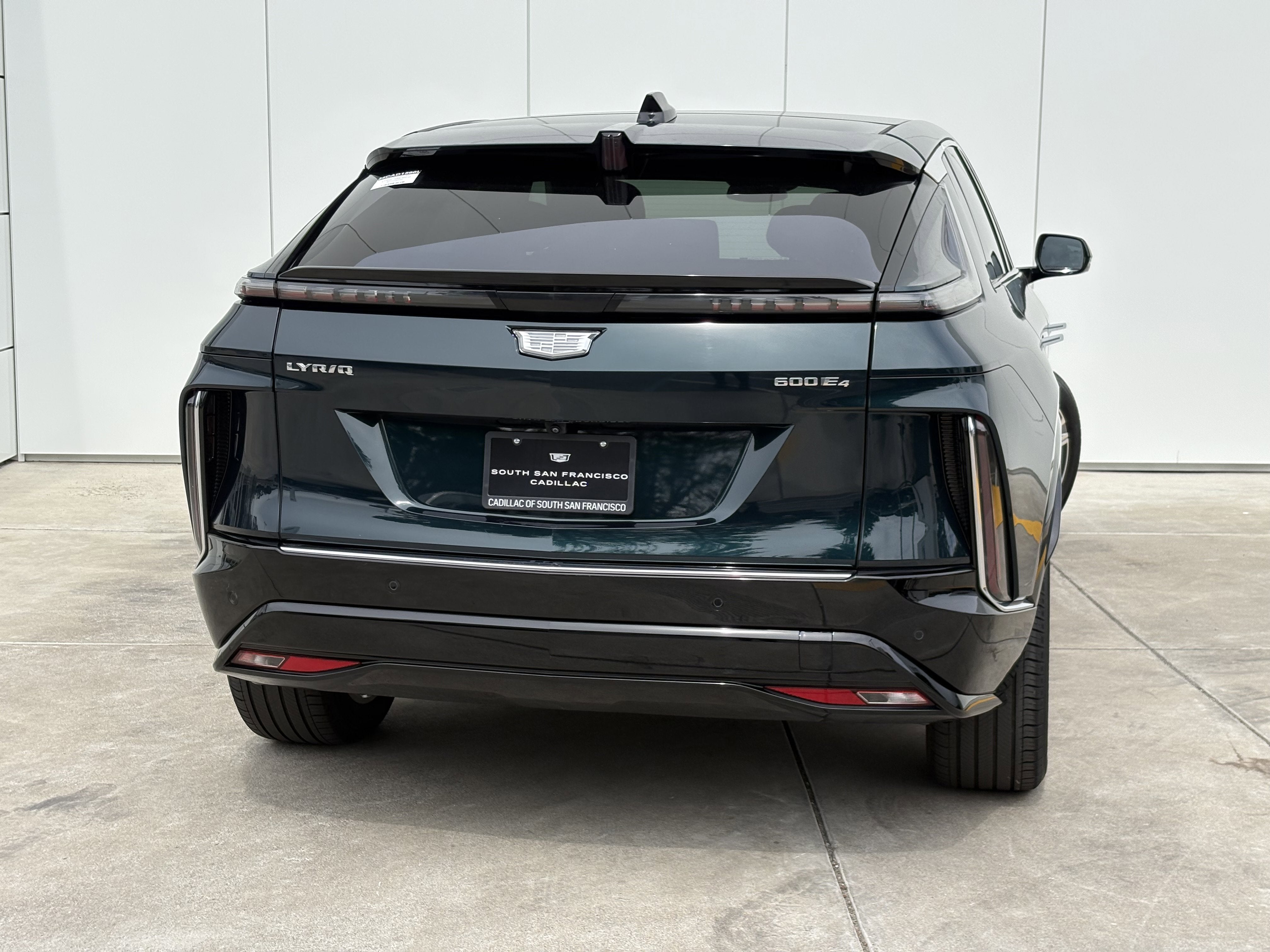 2024 Cadillac LYRIQ Luxury 2