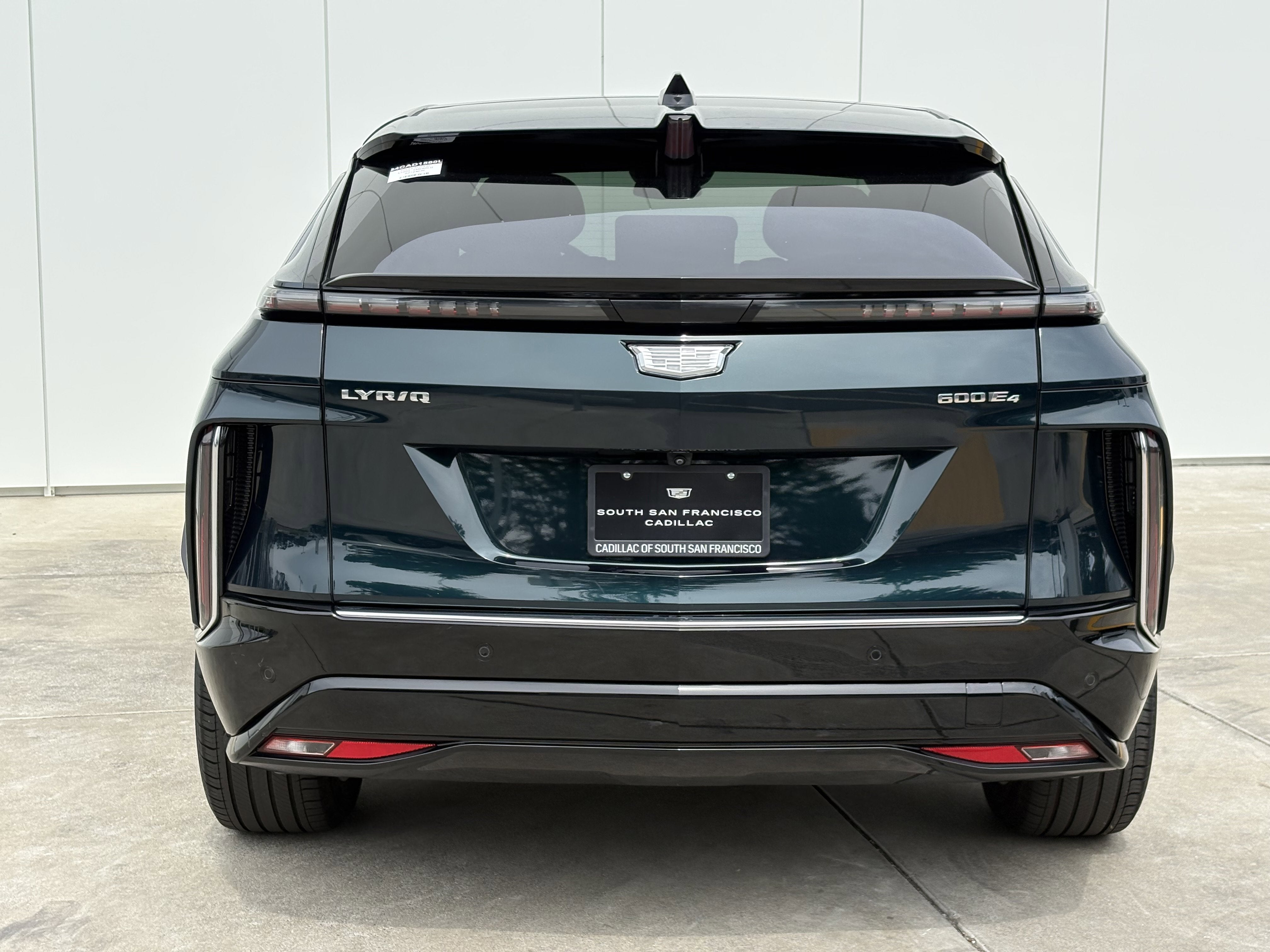 2024 Cadillac LYRIQ Luxury 2