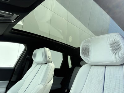 2024 Cadillac LYRIQ Luxury 2