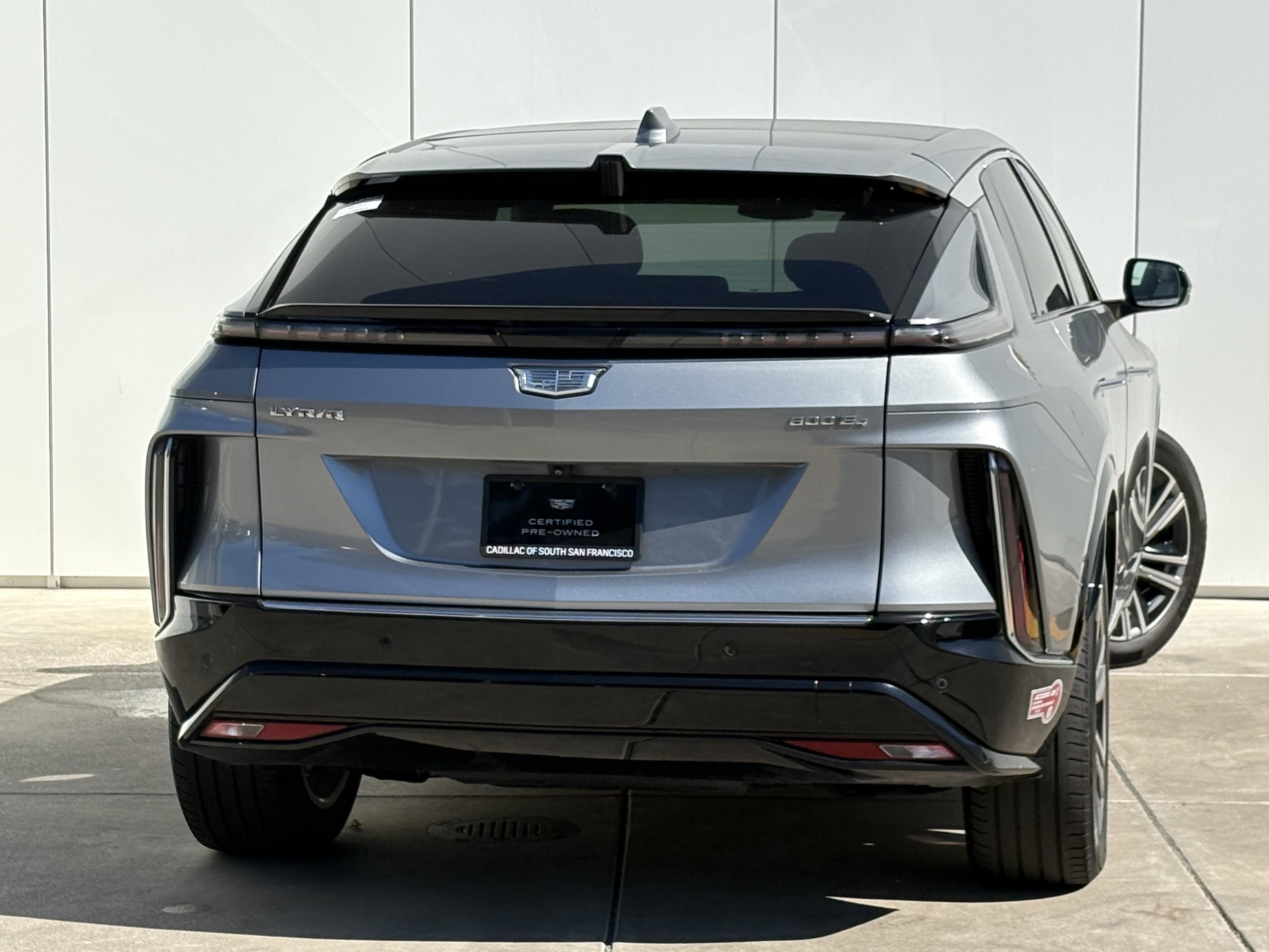 2024 Cadillac LYRIQ Luxury 2