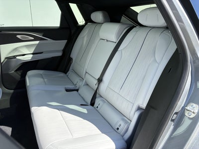 2024 Cadillac LYRIQ Luxury 2