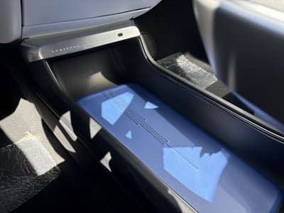 2024 Cadillac LYRIQ Luxury 2