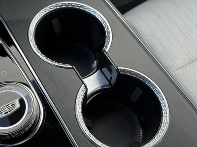2024 Cadillac LYRIQ Luxury 2