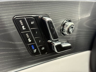 2024 Cadillac LYRIQ Luxury 2