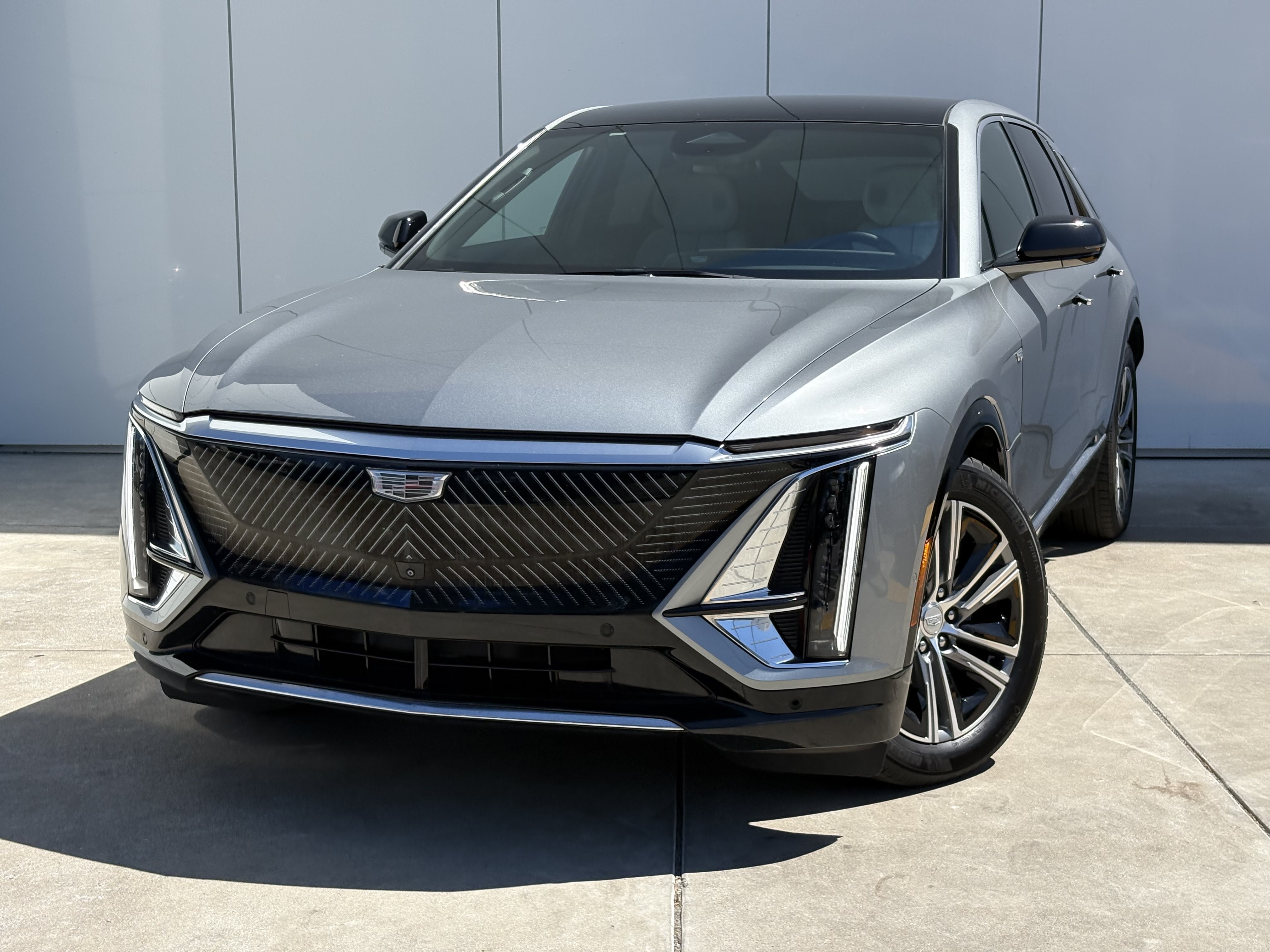 2024 Cadillac LYRIQ Luxury 2