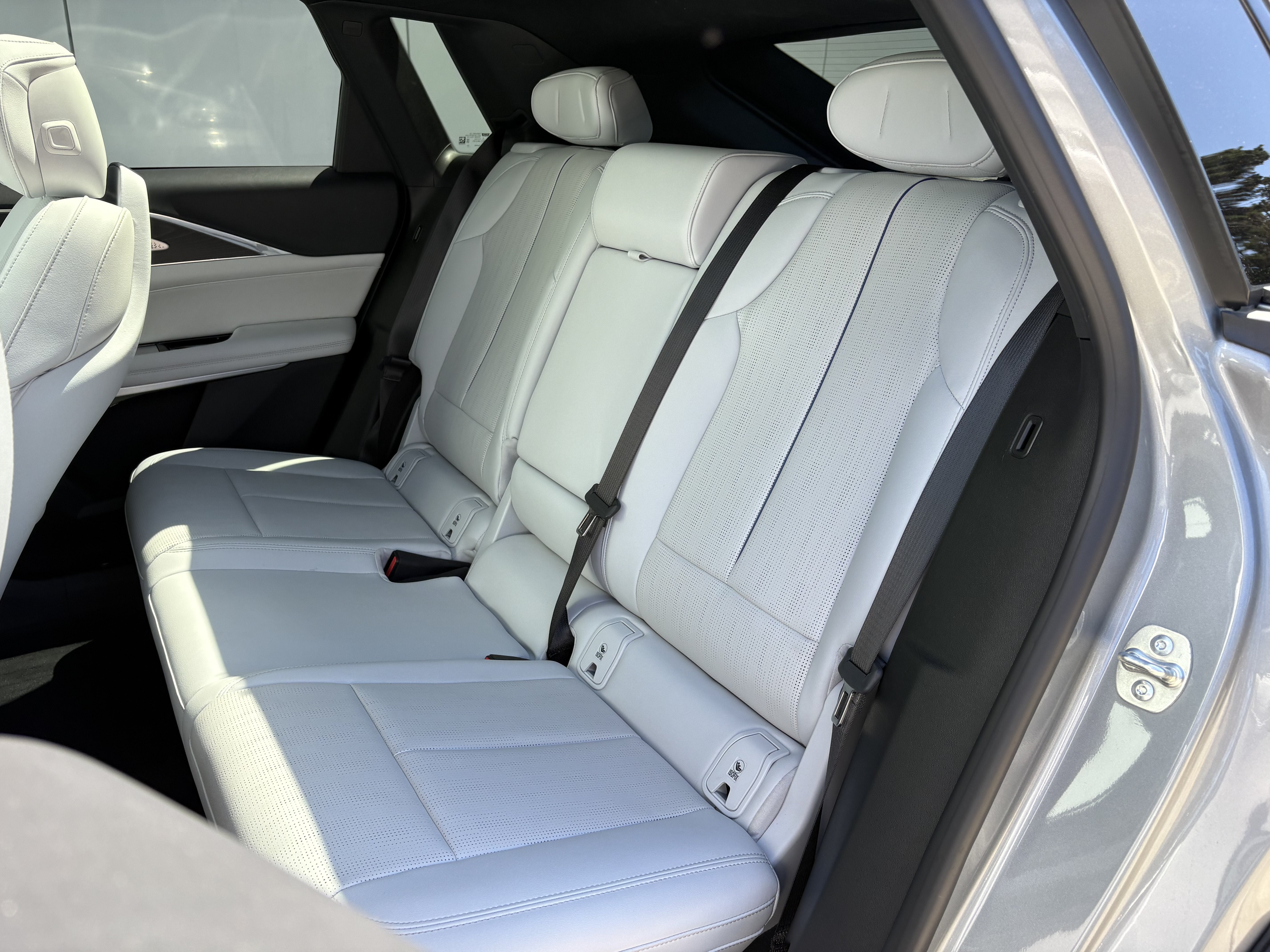 2024 Cadillac LYRIQ Luxury 2