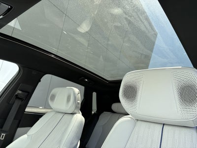 2024 Cadillac LYRIQ Luxury 2