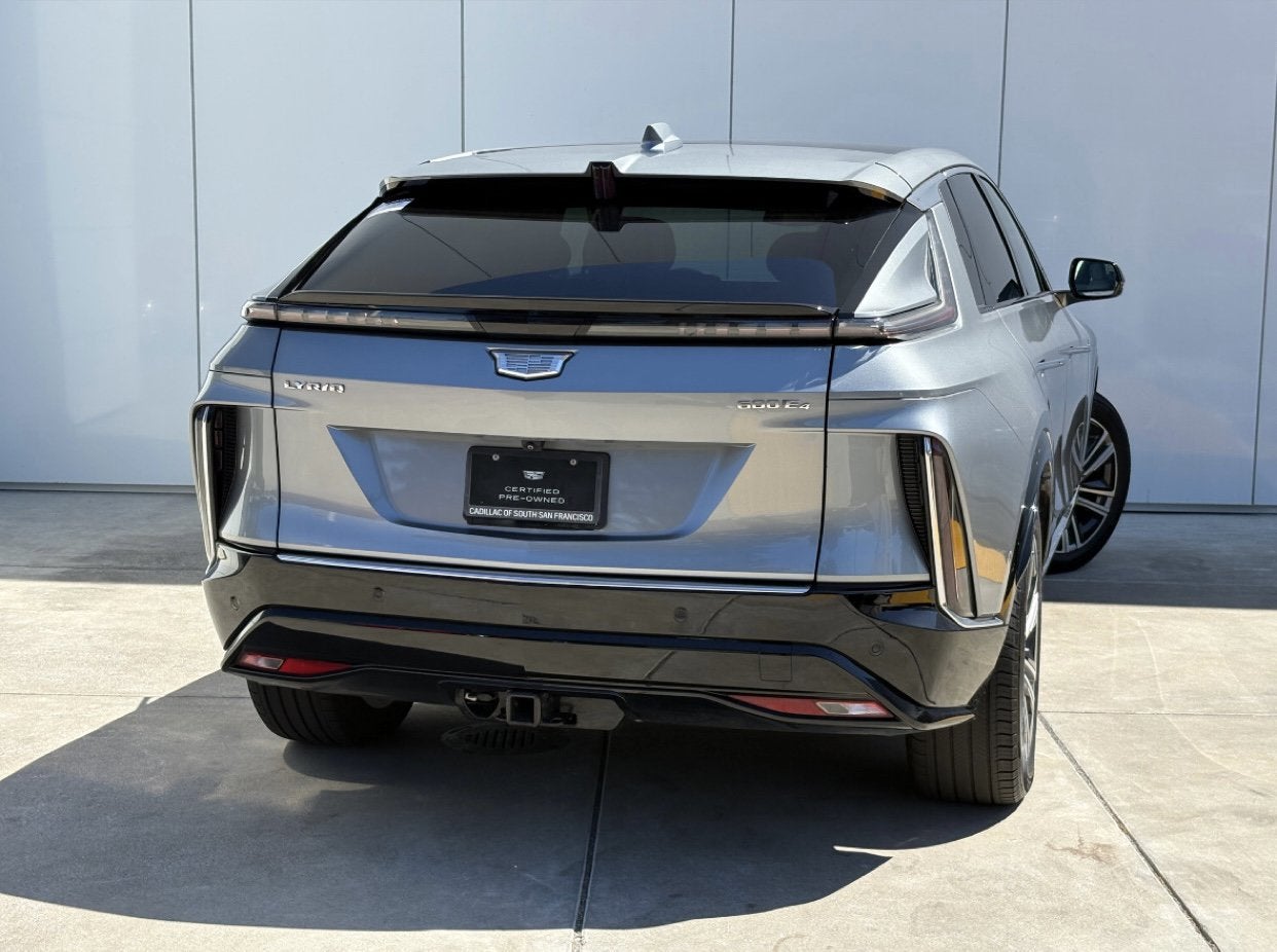 2024 Cadillac LYRIQ Luxury 2