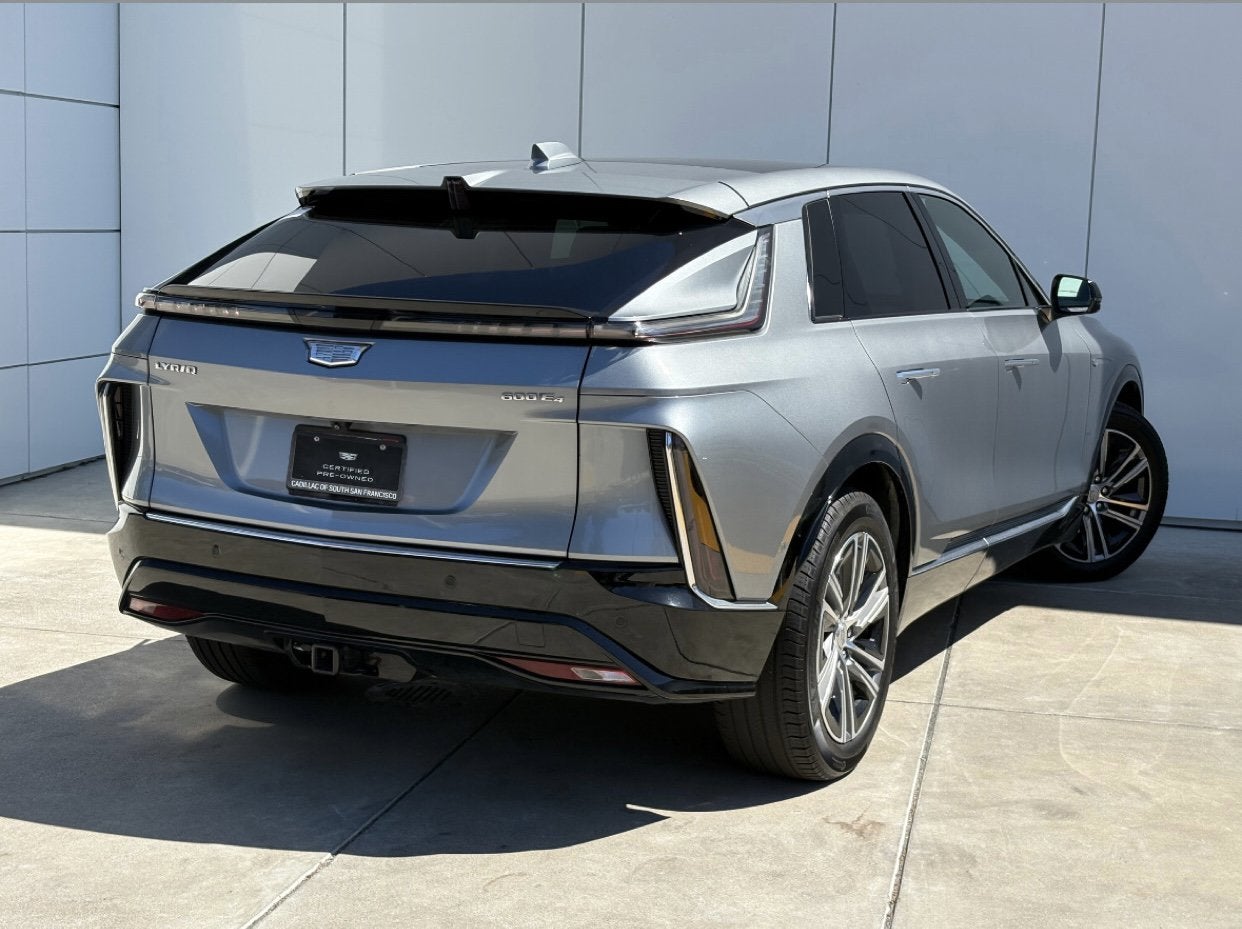 2024 Cadillac LYRIQ Luxury 2