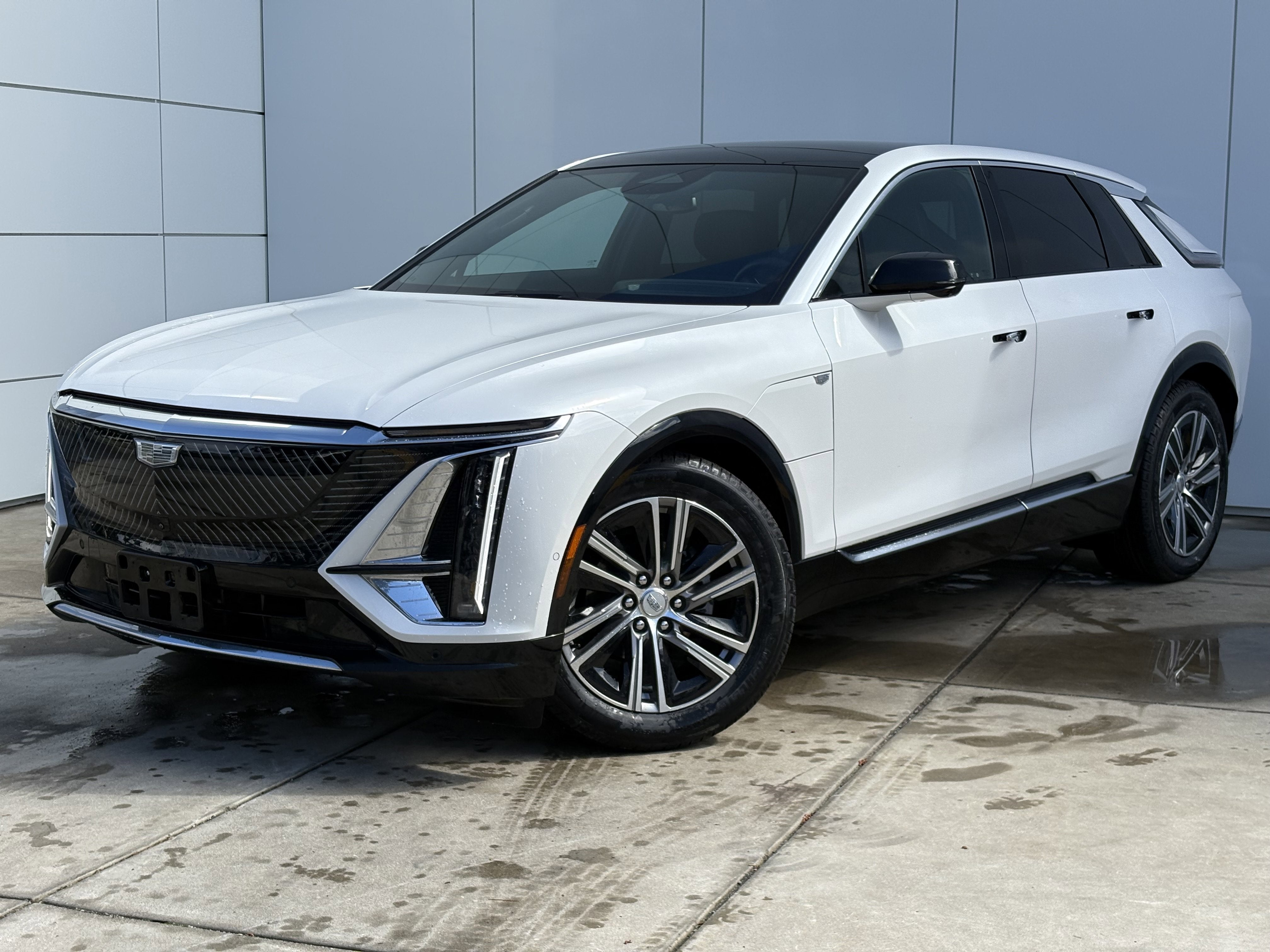 Certified 2024 Cadillac LYRIQ Luxury 2 with VIN 1GYKPRRL6RZ113203 for sale in Colma, CA