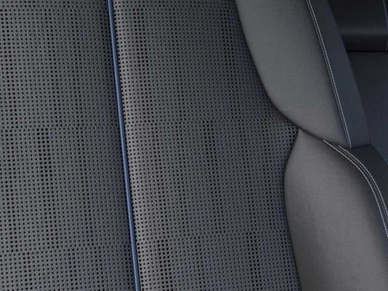 2025 Cadillac LYRIQ Luxury 2