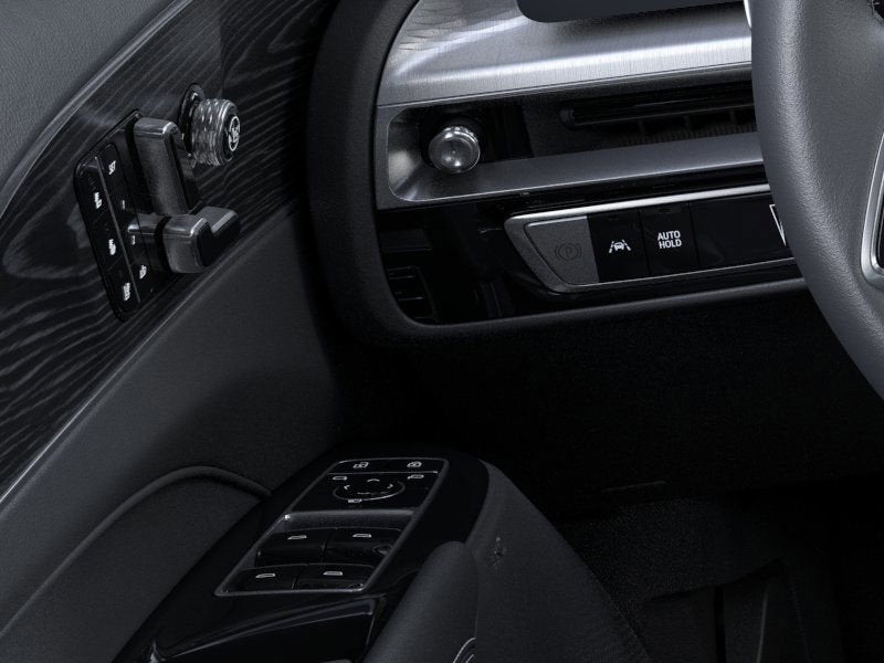 2025 Cadillac LYRIQ Luxury 2