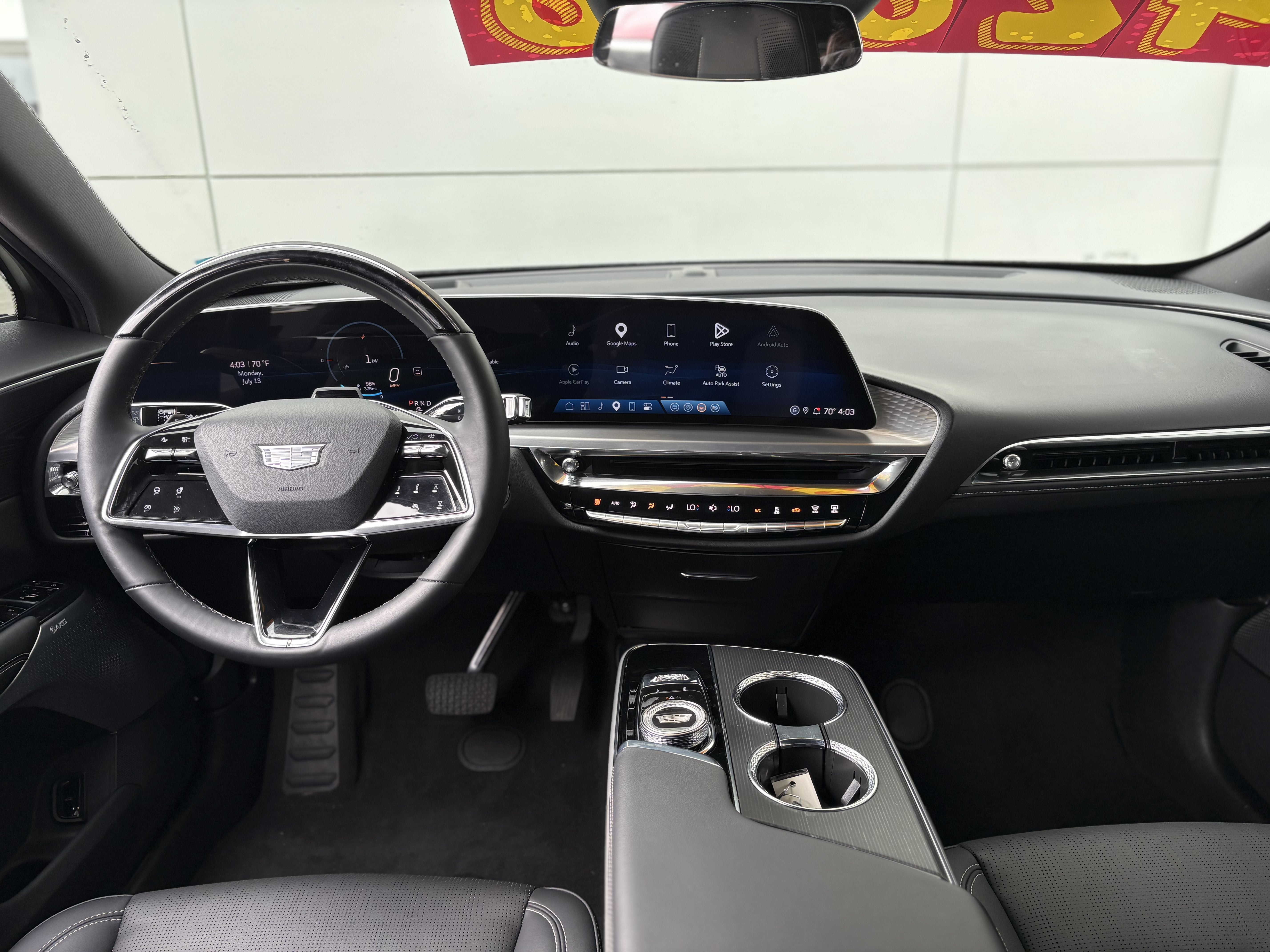 2024 Cadillac LYRIQ Luxury 2