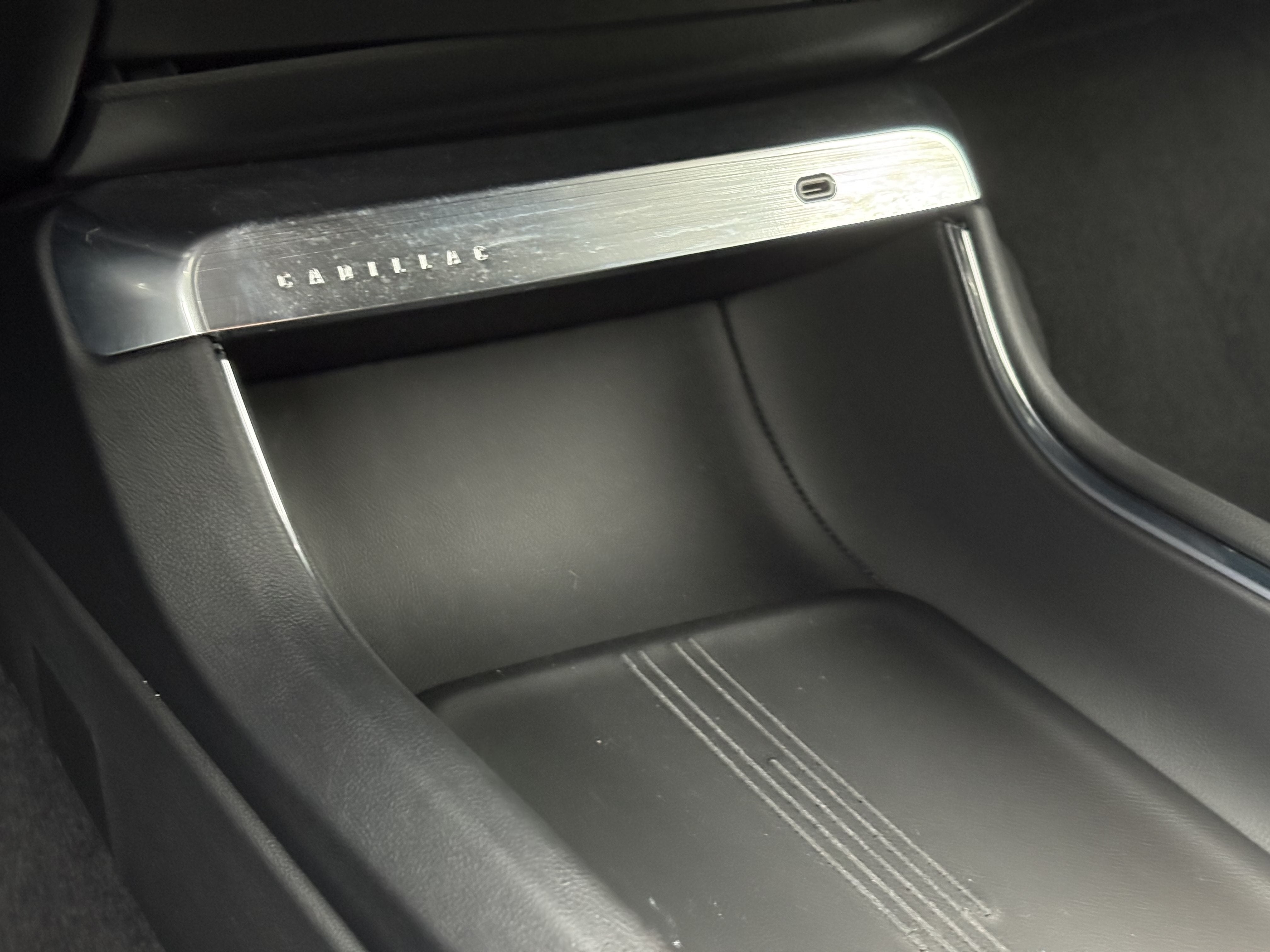 2024 Cadillac LYRIQ Luxury 2