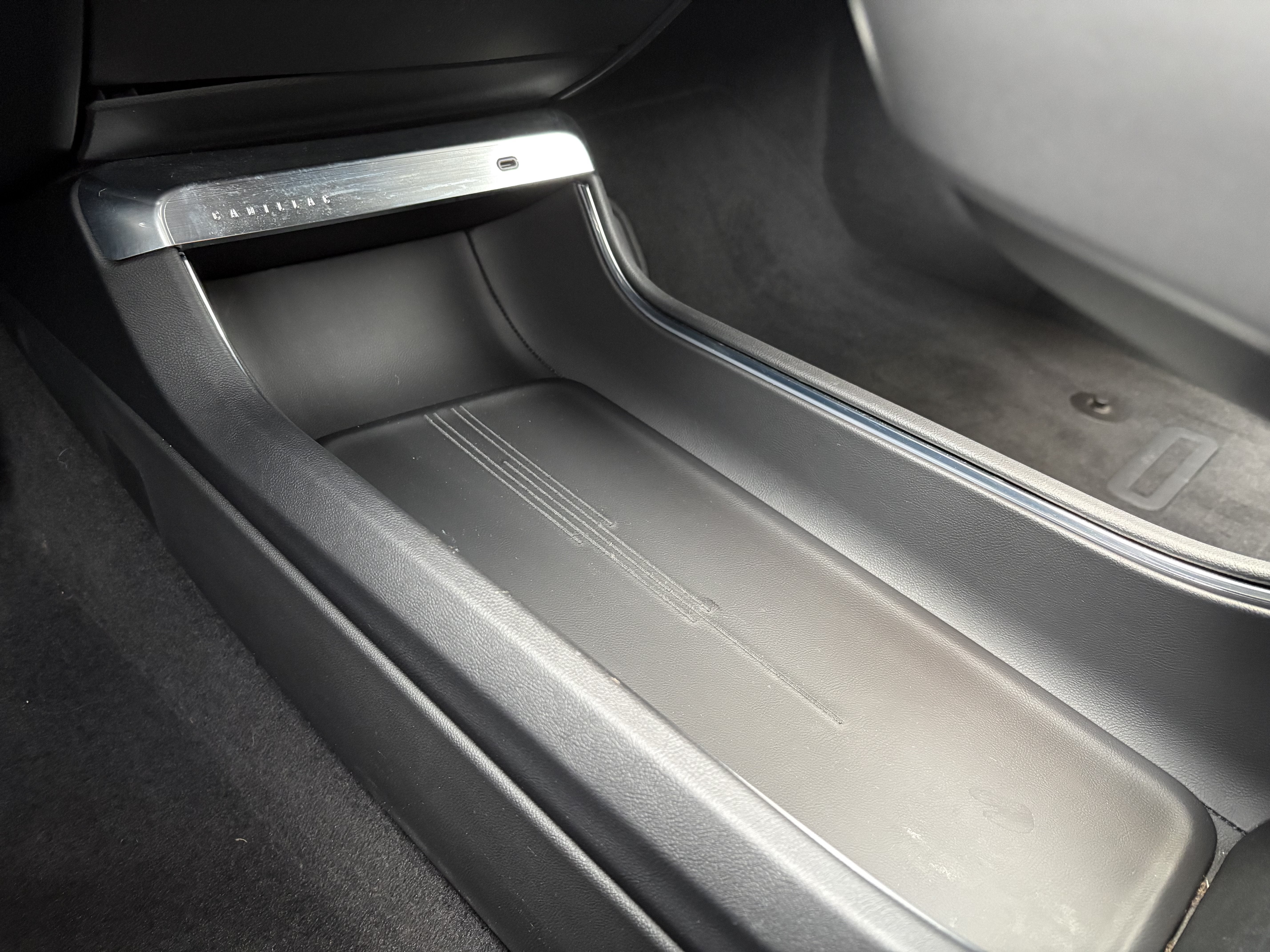 2024 Cadillac LYRIQ Luxury 2