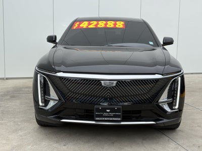 2024 Cadillac LYRIQ Luxury 2