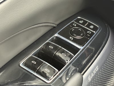 2024 Cadillac LYRIQ Luxury 2