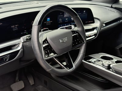 2024 Cadillac LYRIQ Luxury 2