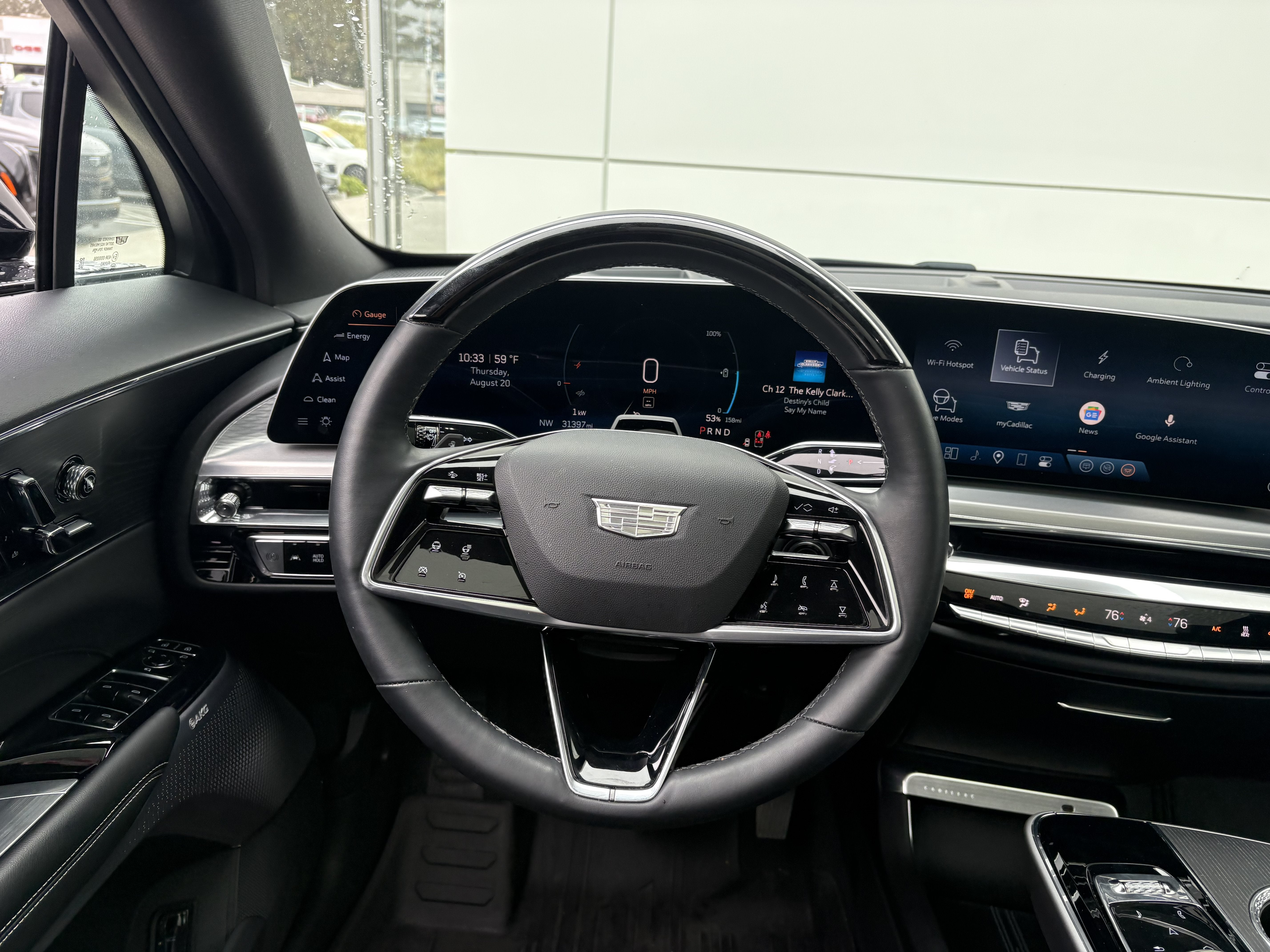 2024 Cadillac LYRIQ Luxury 2