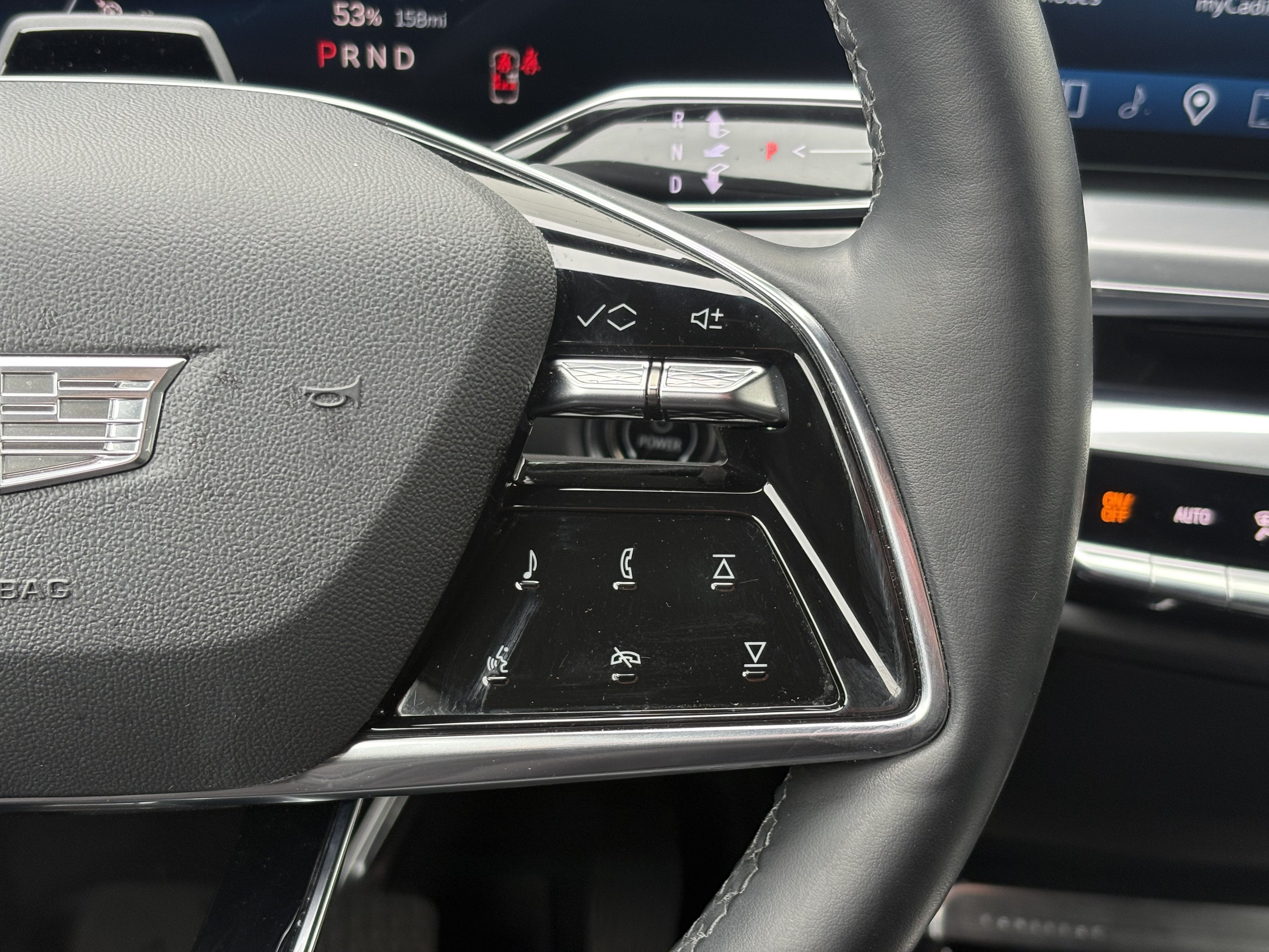 2024 Cadillac LYRIQ Luxury 2