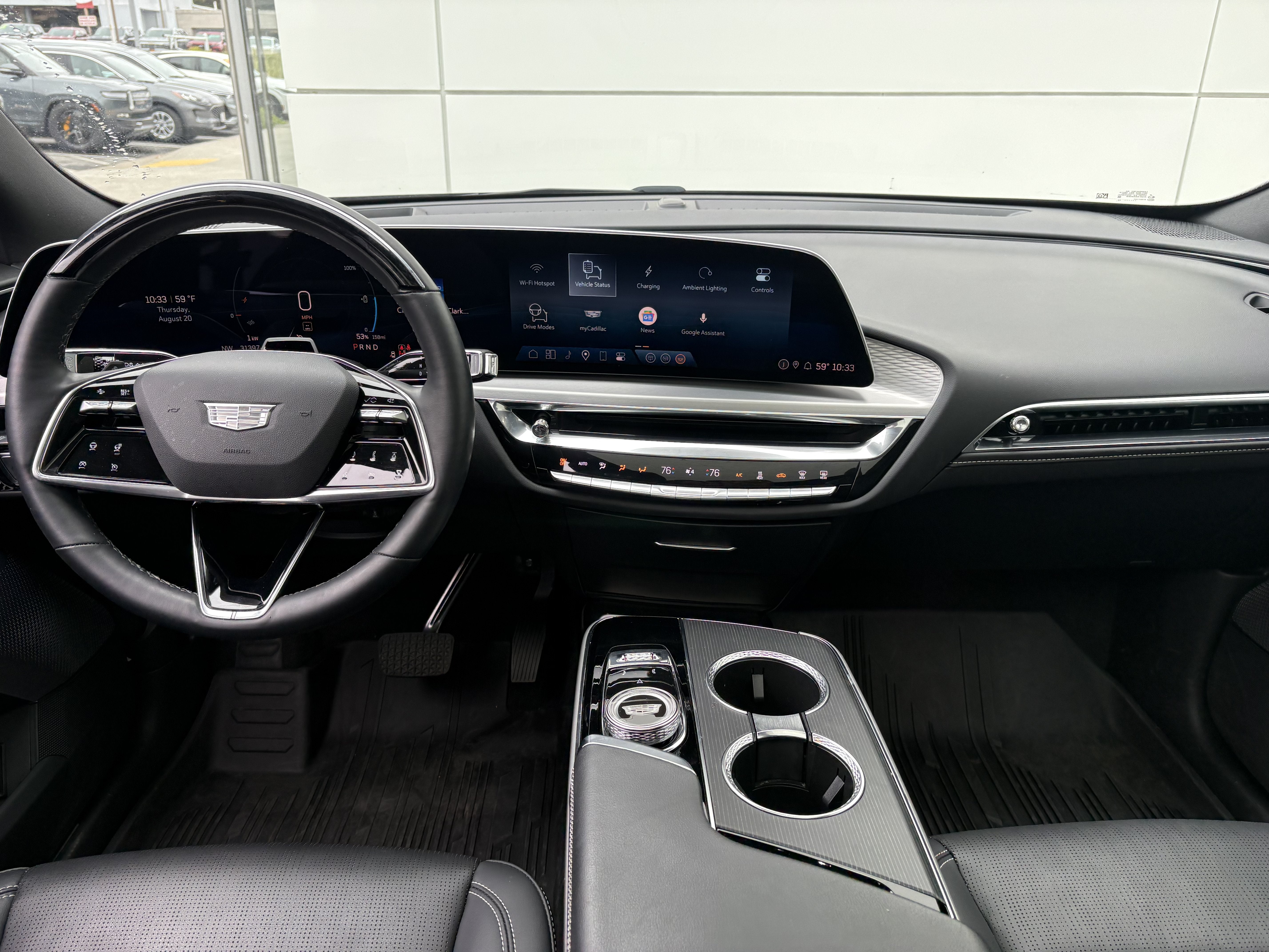 2024 Cadillac LYRIQ Luxury 2
