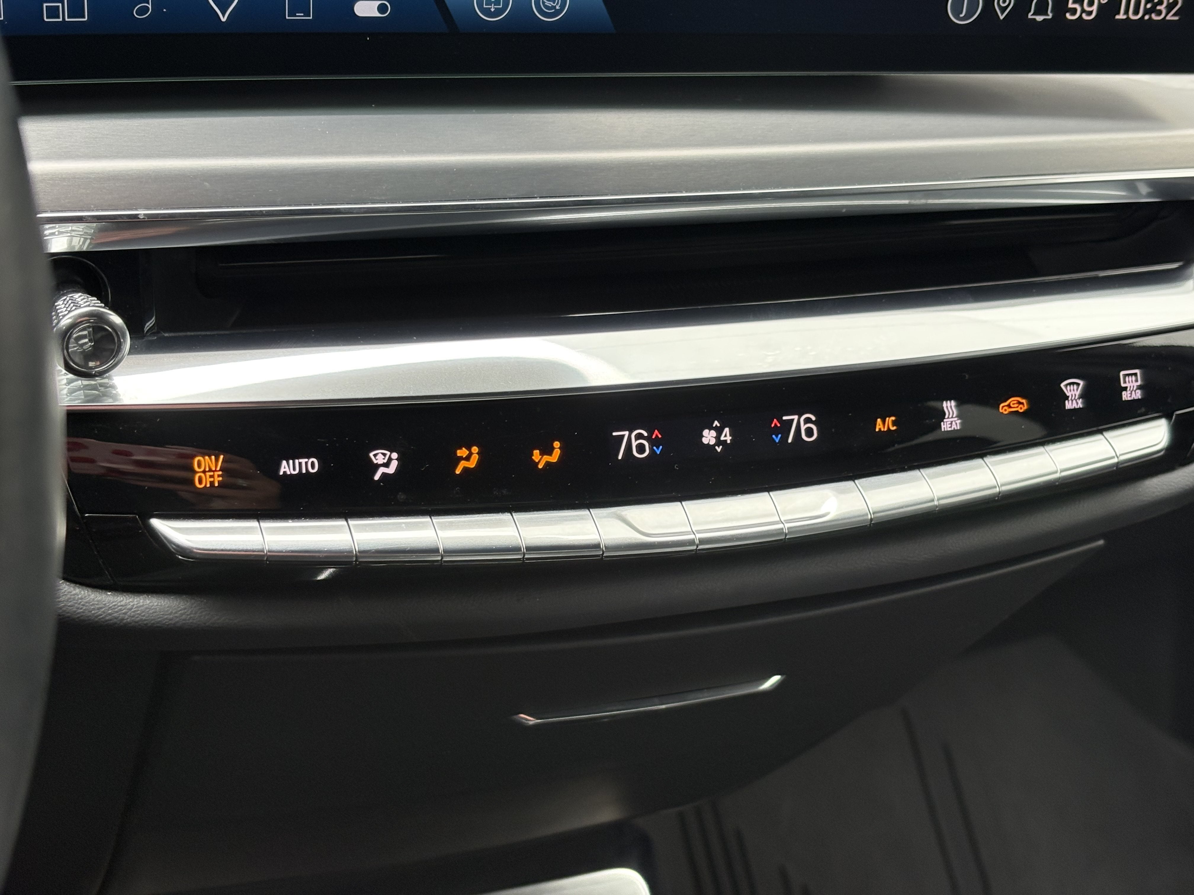 2024 Cadillac LYRIQ Luxury 2