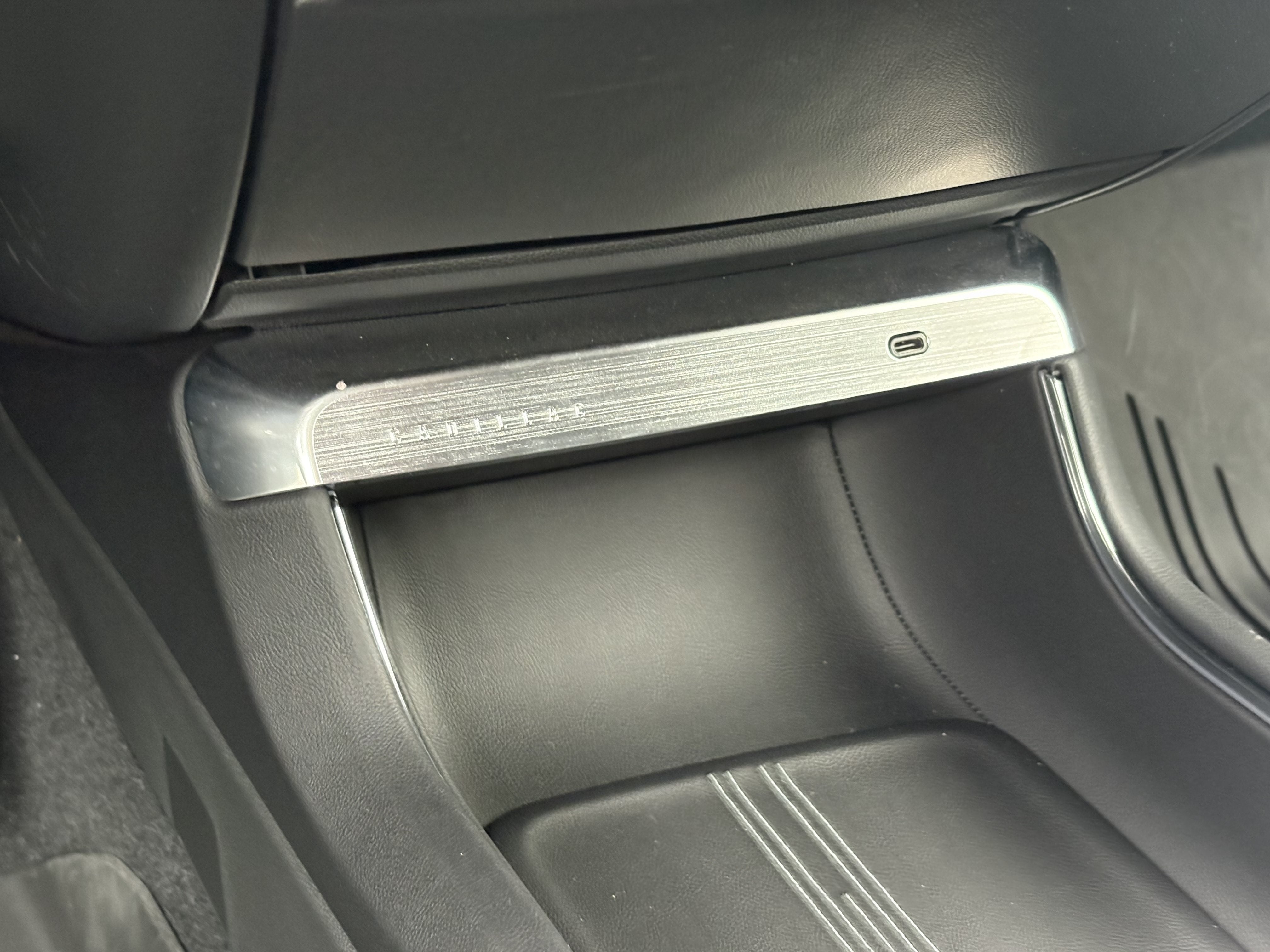 2024 Cadillac LYRIQ Luxury 2