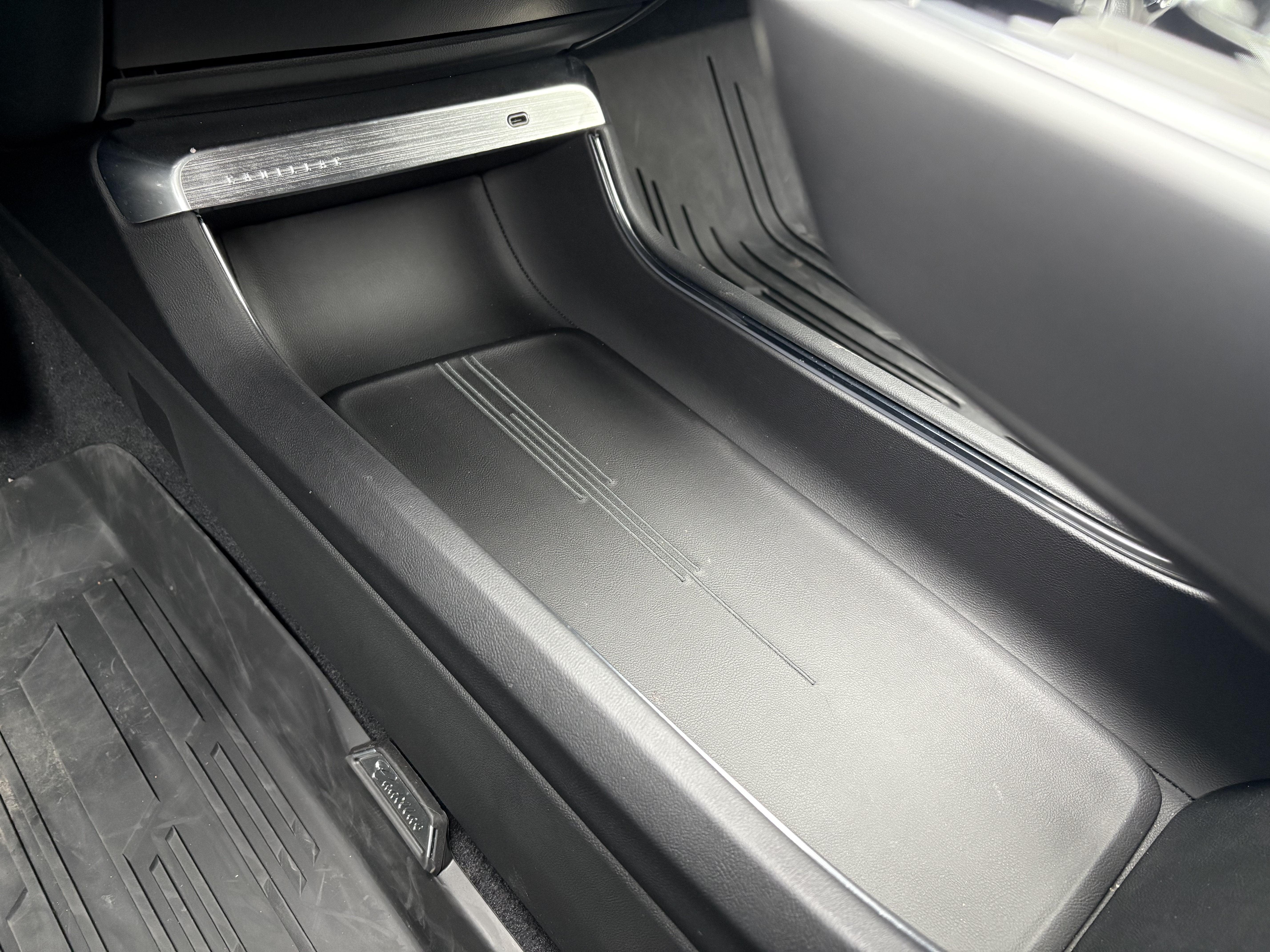 2024 Cadillac LYRIQ Luxury 2