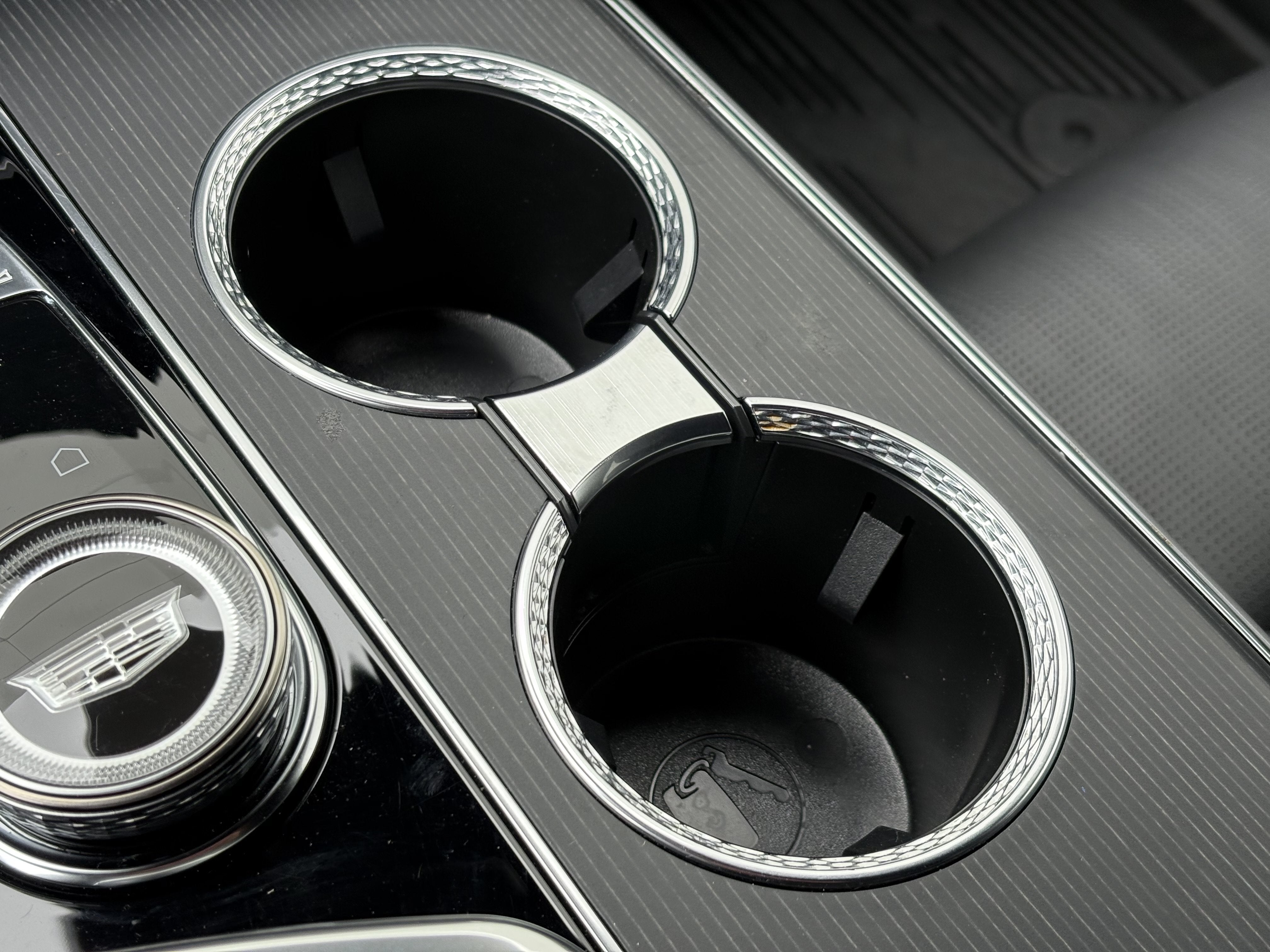 2024 Cadillac LYRIQ Luxury 2