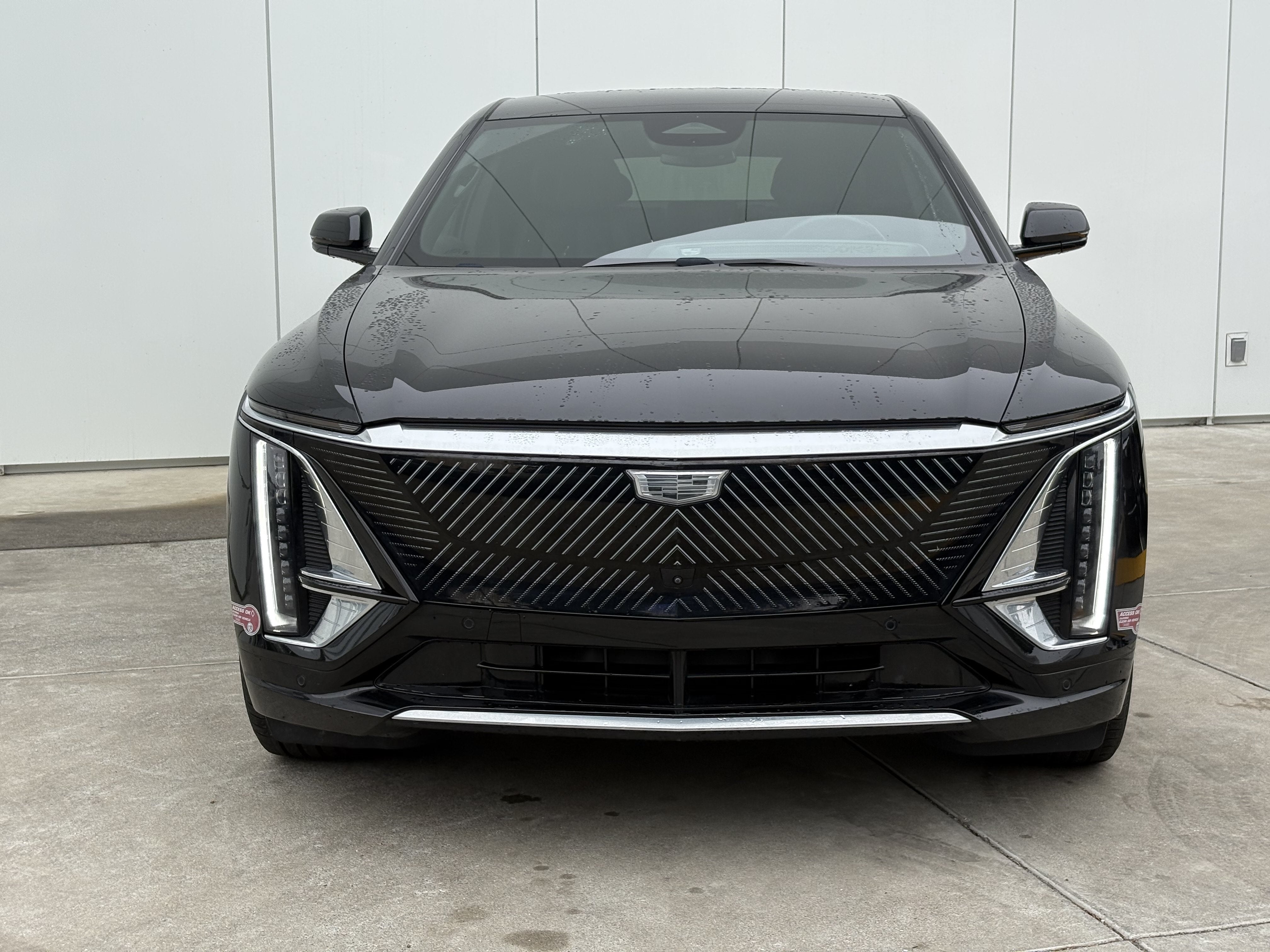 2024 Cadillac LYRIQ Luxury 2