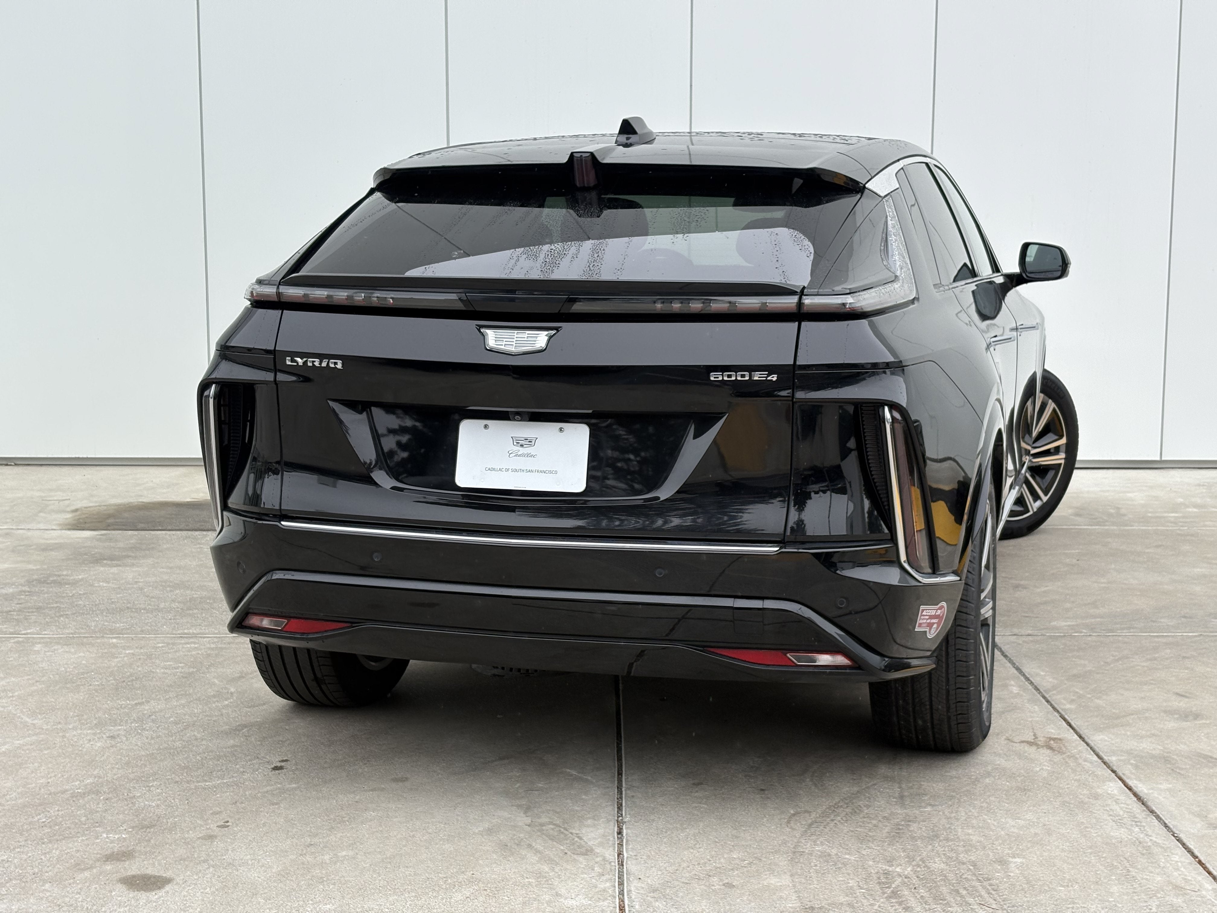 2024 Cadillac LYRIQ Luxury 2