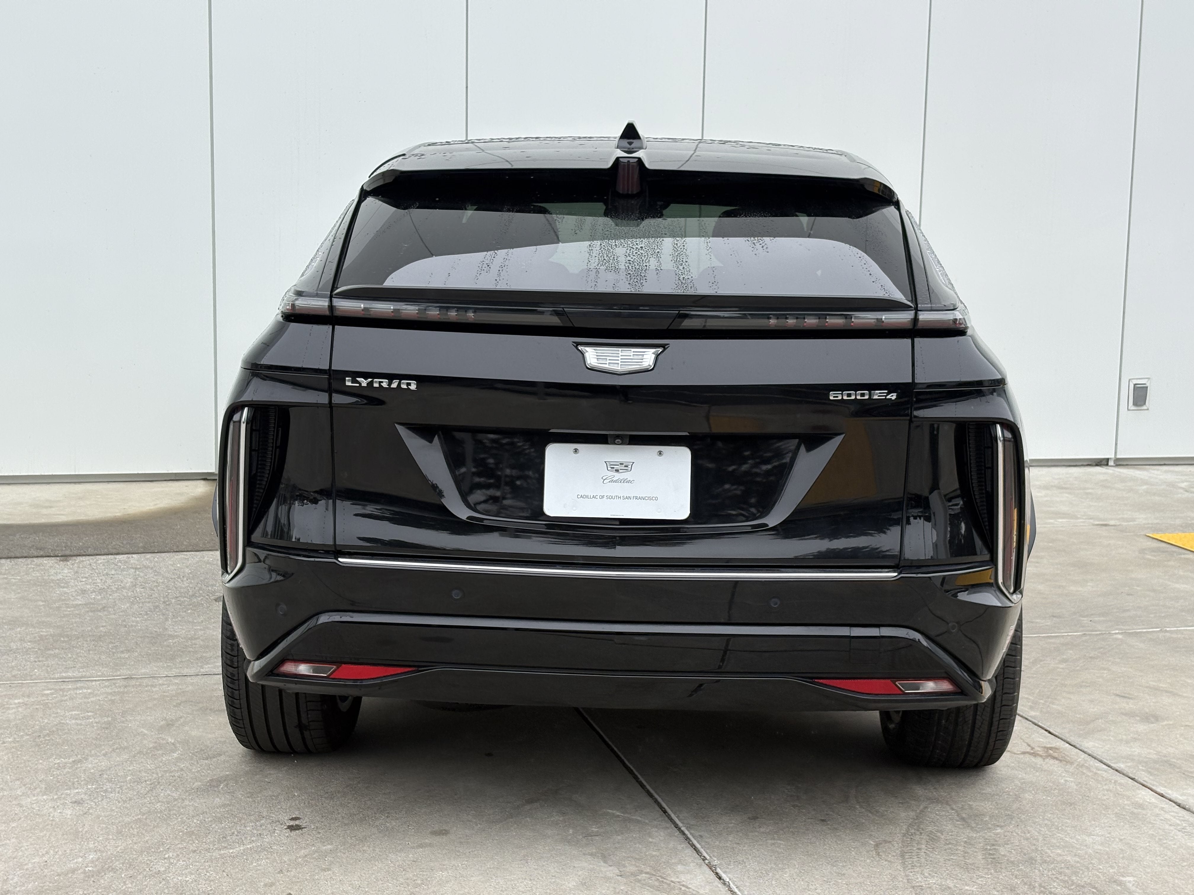 2024 Cadillac LYRIQ Luxury 2