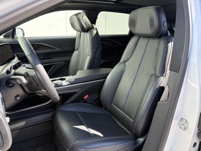 2024 Cadillac LYRIQ Luxury 2
