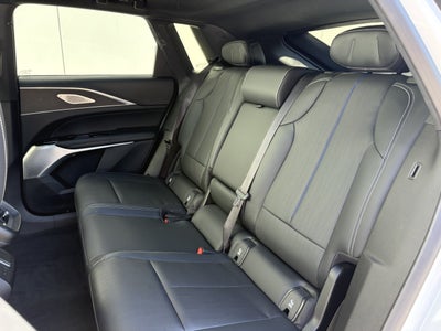 2024 Cadillac LYRIQ Luxury 2