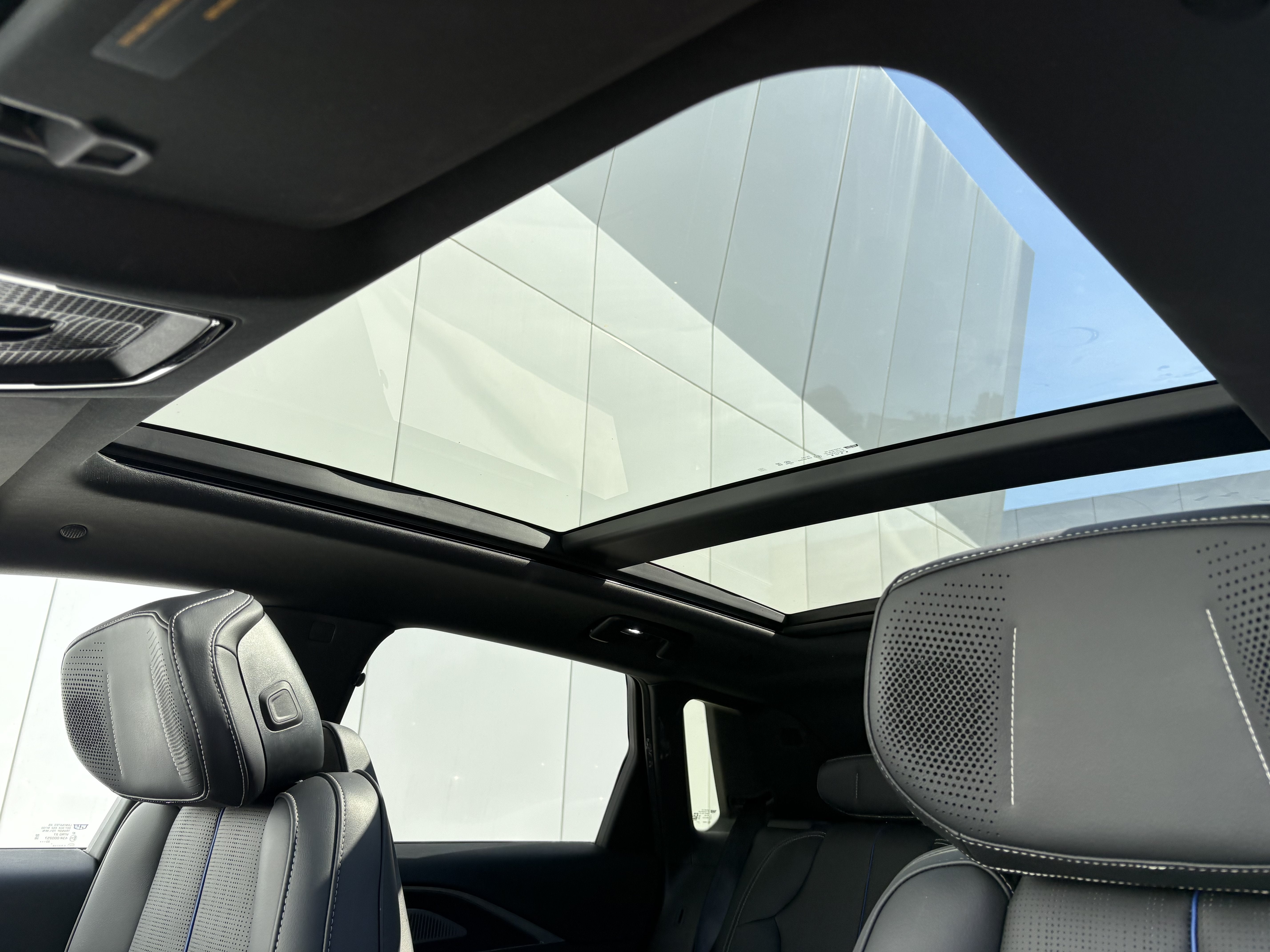 2024 Cadillac LYRIQ Luxury 2