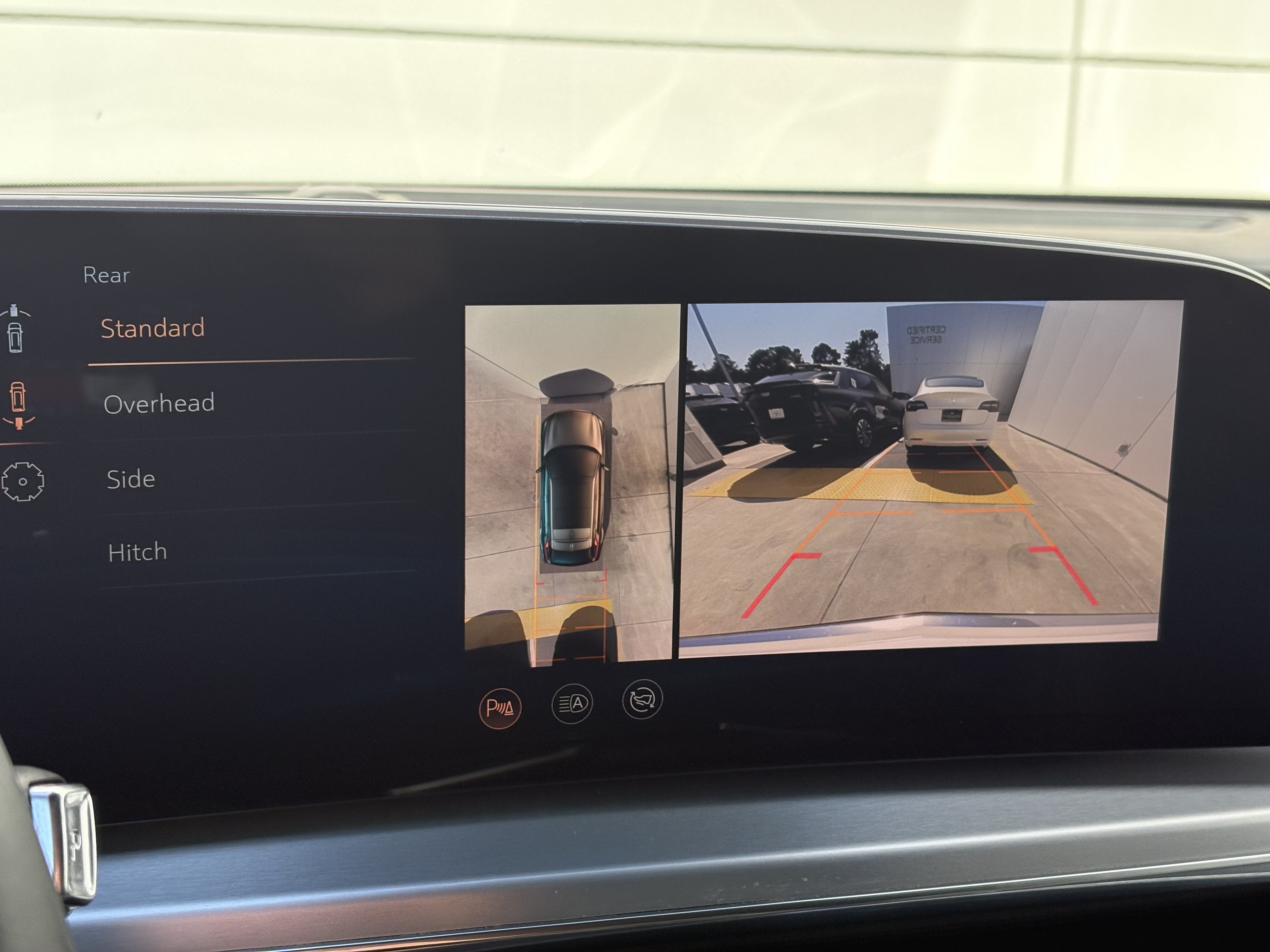 2024 Cadillac LYRIQ Luxury 2