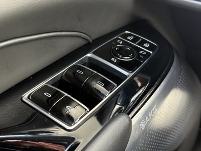 2024 Cadillac LYRIQ Luxury 2