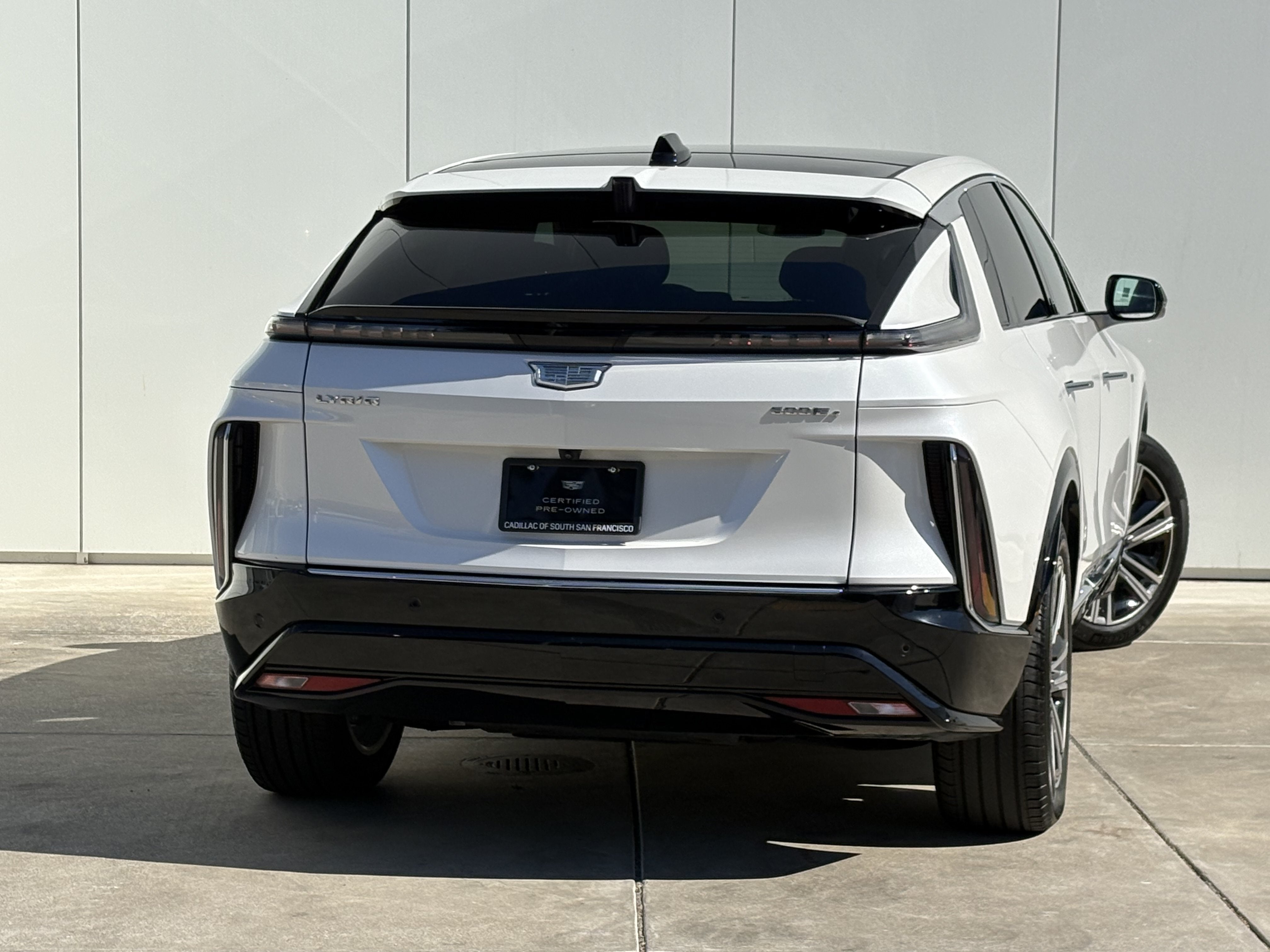 2024 Cadillac LYRIQ Luxury 2