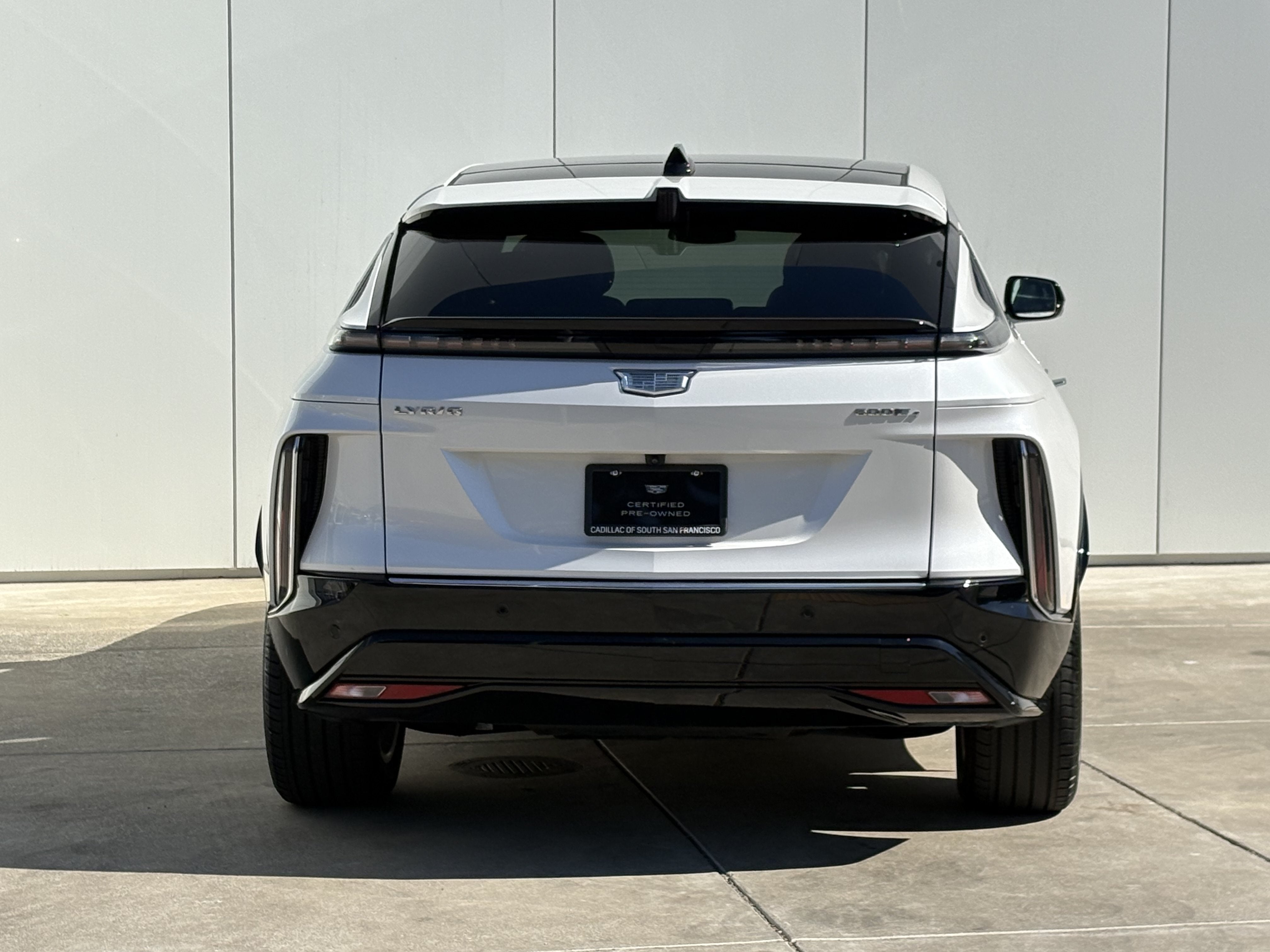 2024 Cadillac LYRIQ Luxury 2